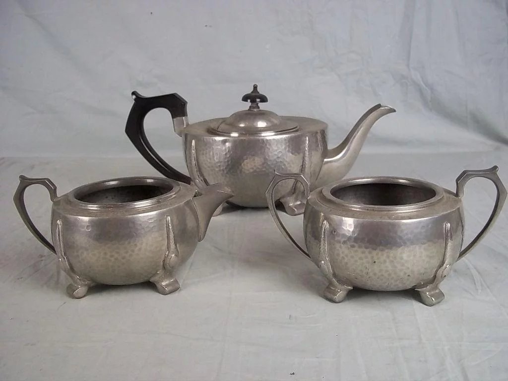 c1940 Arts & Crafts Style Hammered Pewter 3 Piece Tea Service By A.E. Poston - Image 2