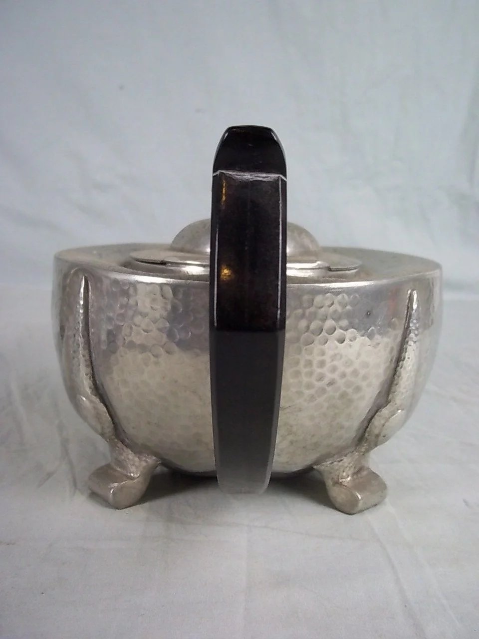 c1940 Arts & Crafts Style Hammered Pewter 3 Piece Tea Service By A.E. Poston - Image 4