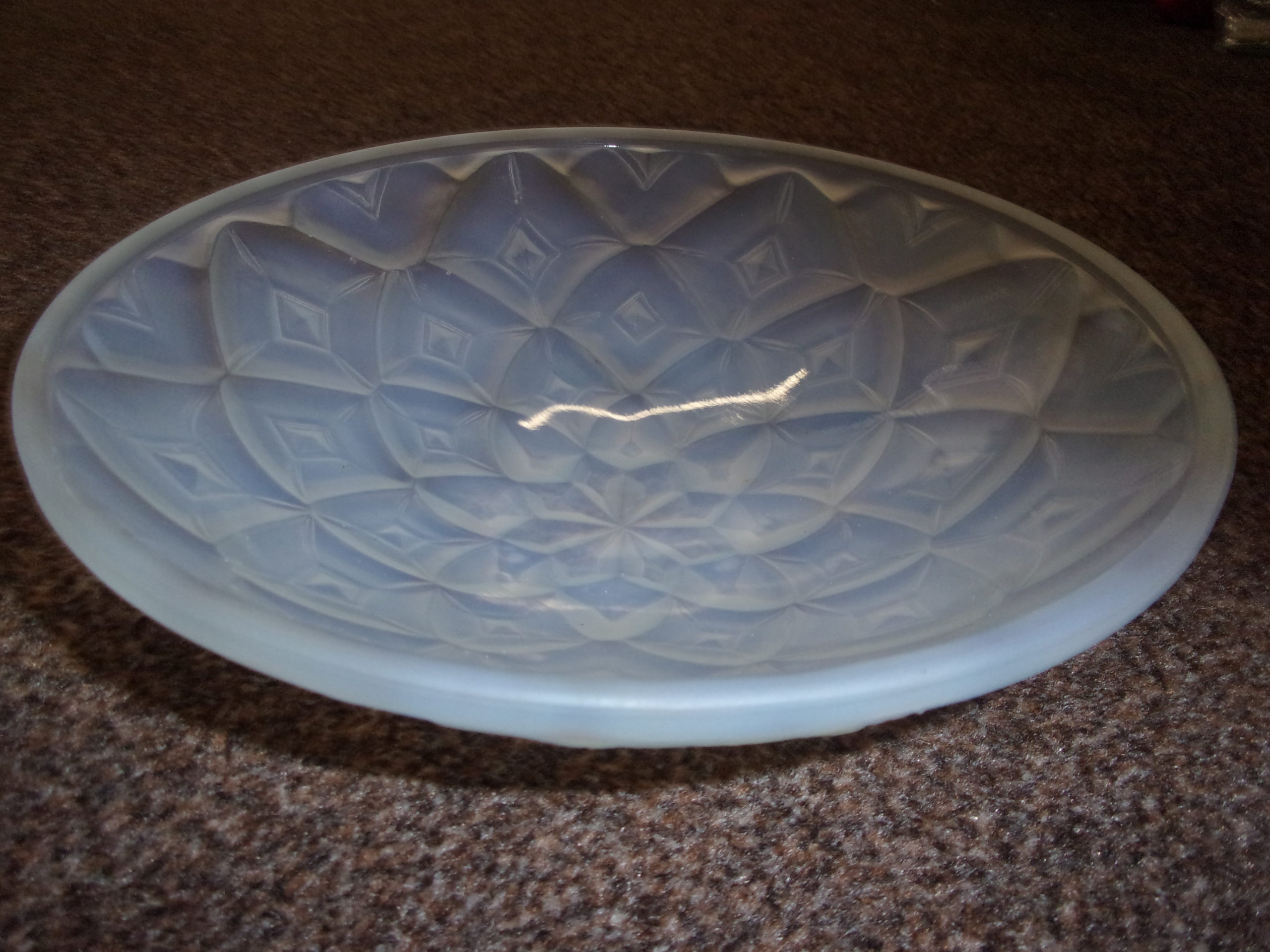 Circa 1930 French Pressed Opalescent Glass Geometric Dahlia Bowl By Andre Hunebelle - Image 3