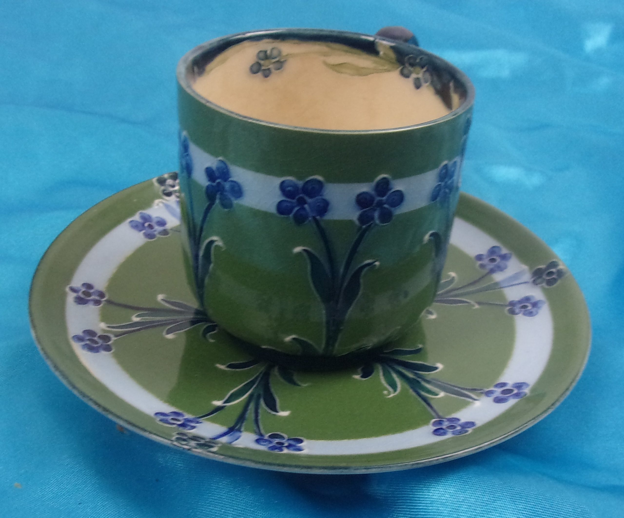 Late Victorian Moorcroft For MacIntyre Florian Ware Tea Cup And Saucer - Image 9