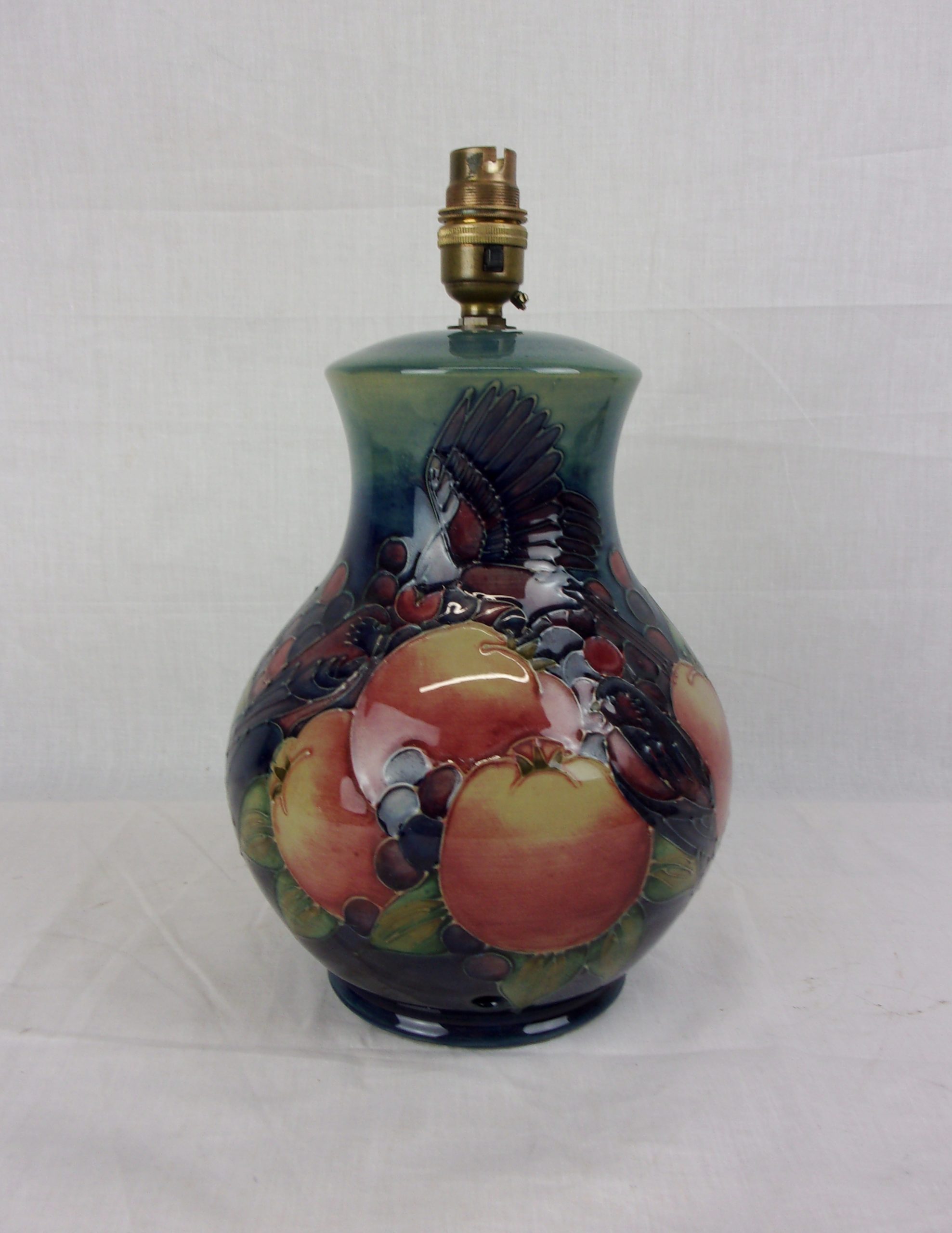 Moorcroft Blue Finches Ovoid Table Lamp - Image 9