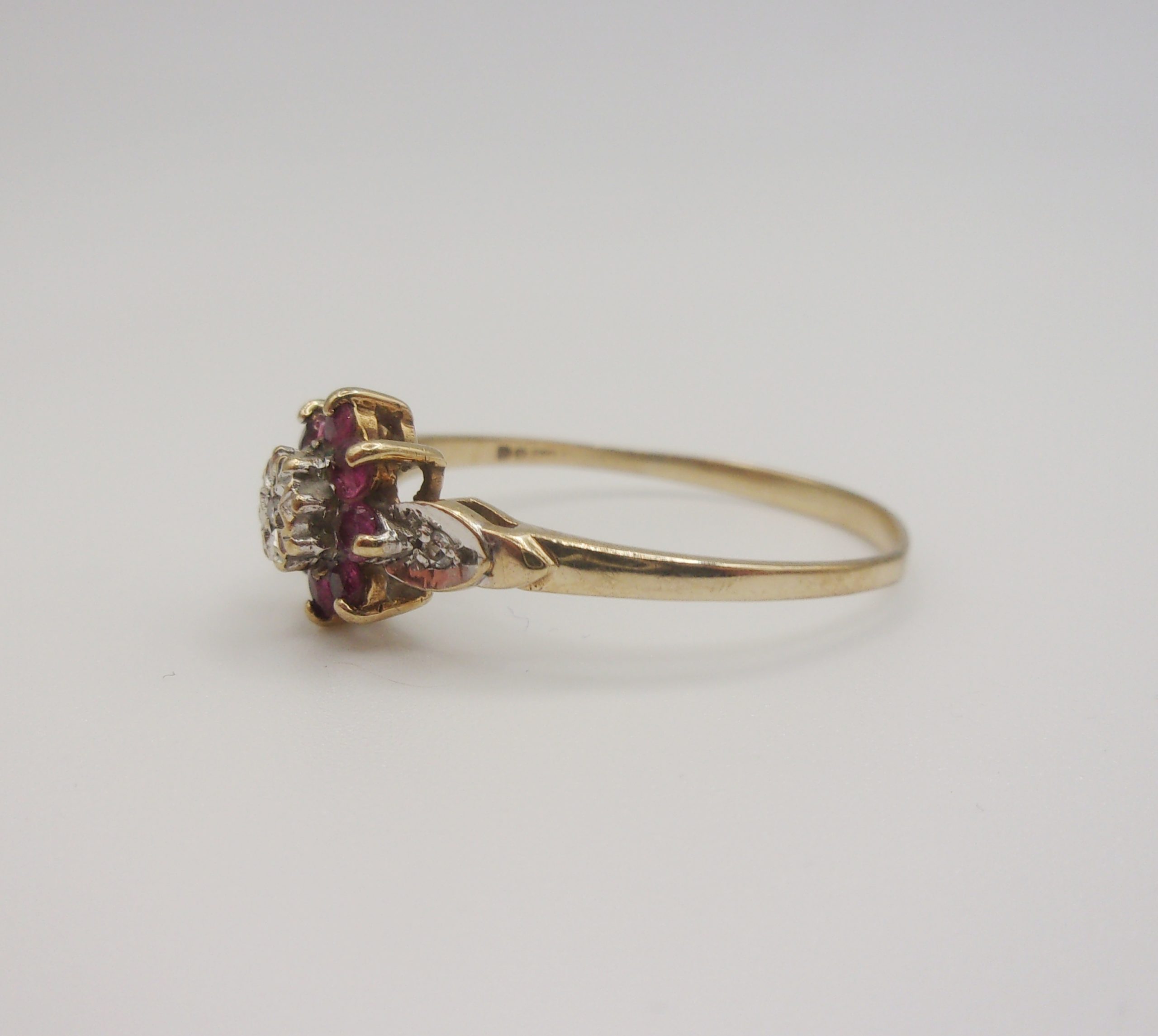 9ct Yellow Gold Ruby & Diamond Flower Head Ring UK Size V+ US 11 - Image 2