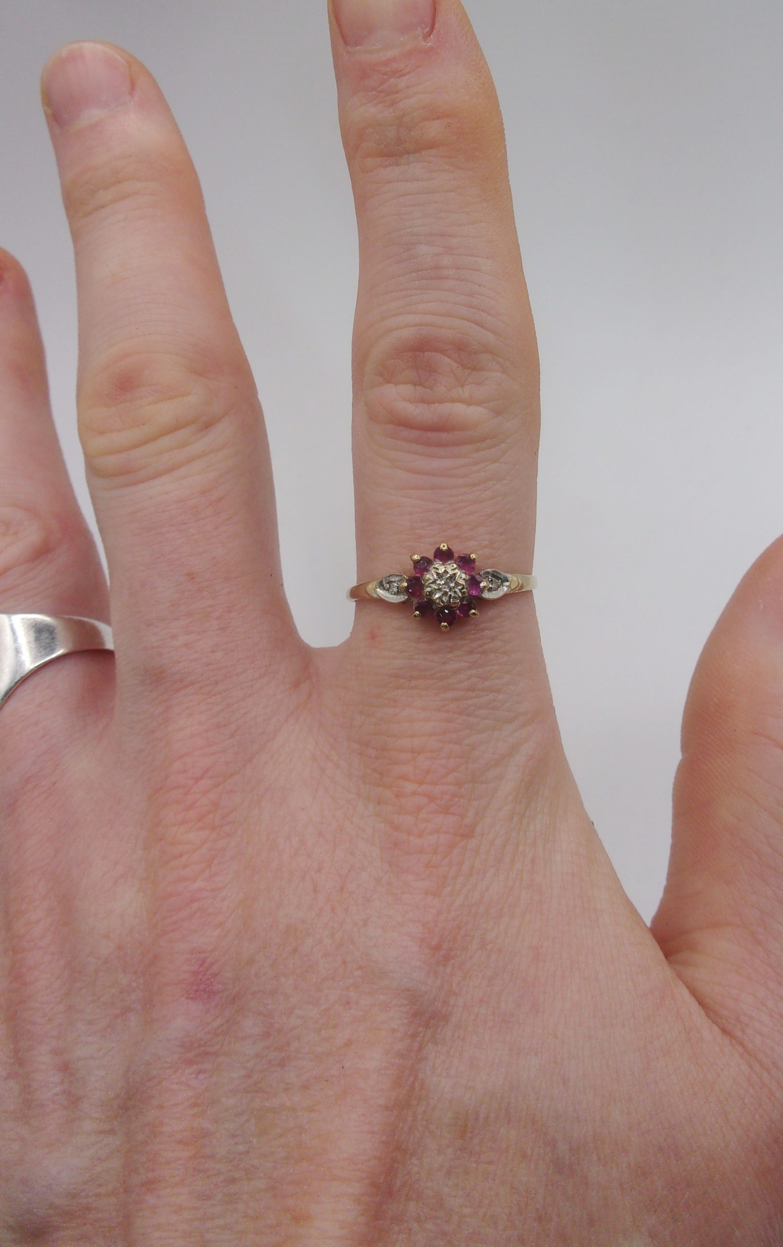 9ct Yellow Gold Ruby & Diamond Flower Head Ring UK Size V+ US 11 - Image 7