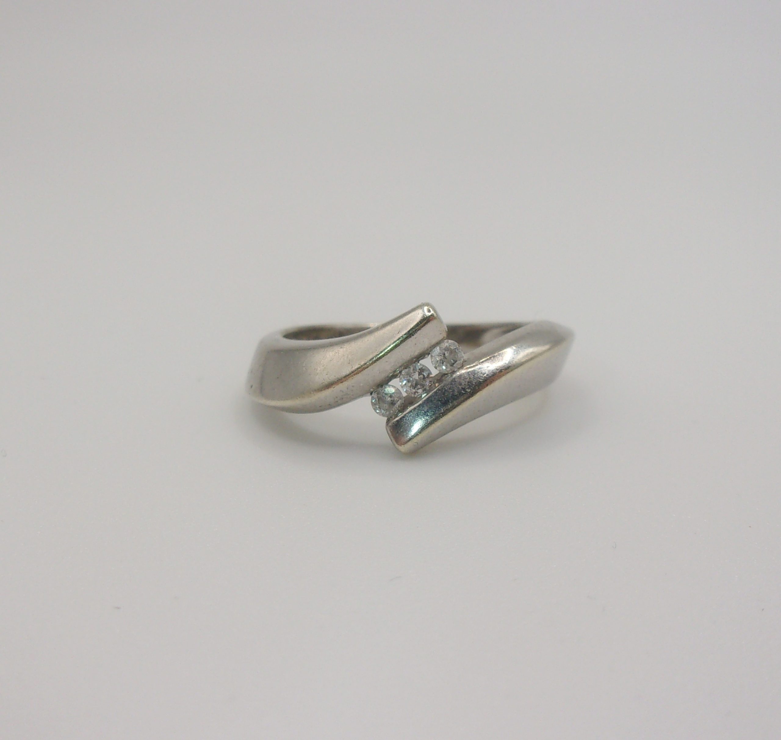 9ct White Gold Diamond Ring UK Size K US 5 ¼
