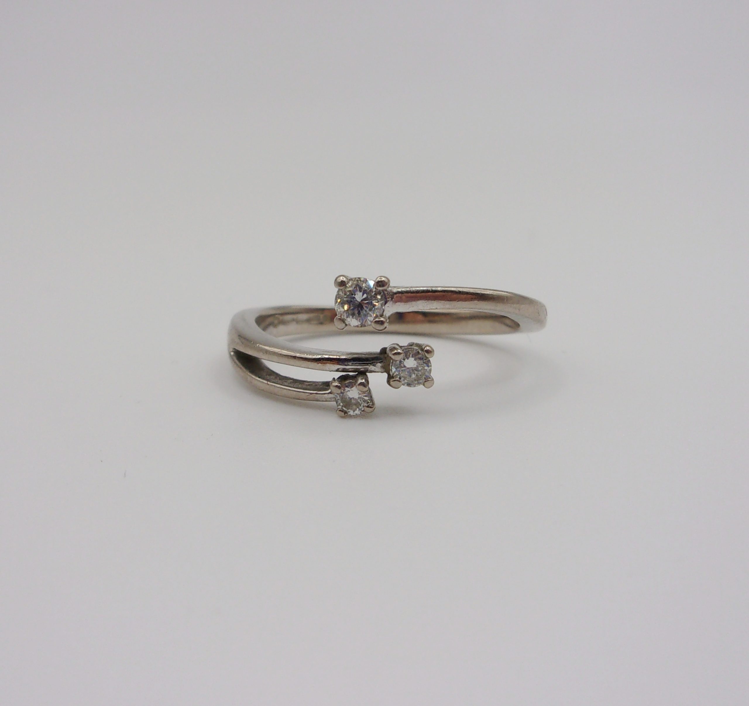 18ct White Gold Diamond Trilogy Ring UK Size M US 6