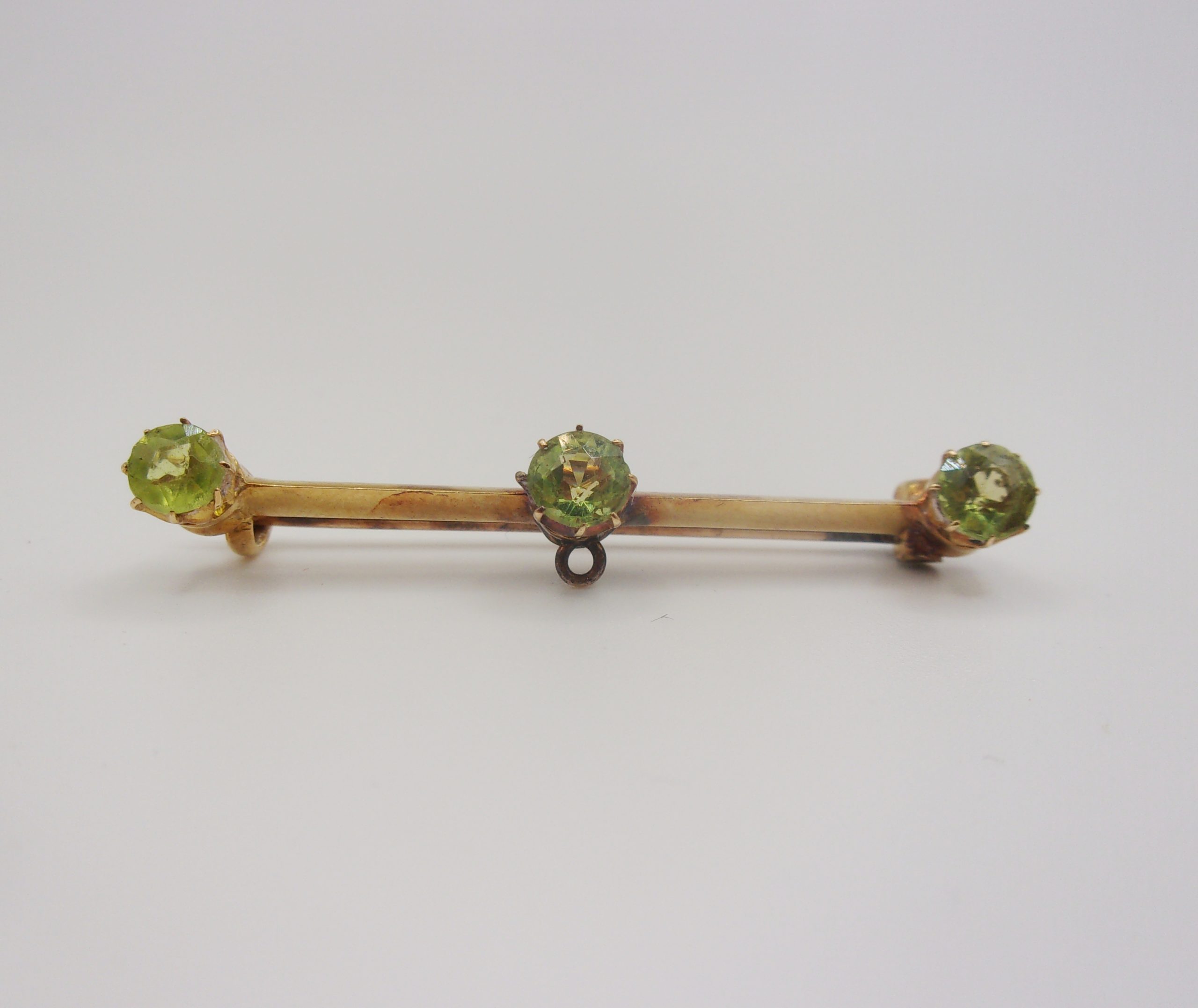 9ct Yellow Gold Green Glass Bar Brooch - Image 2