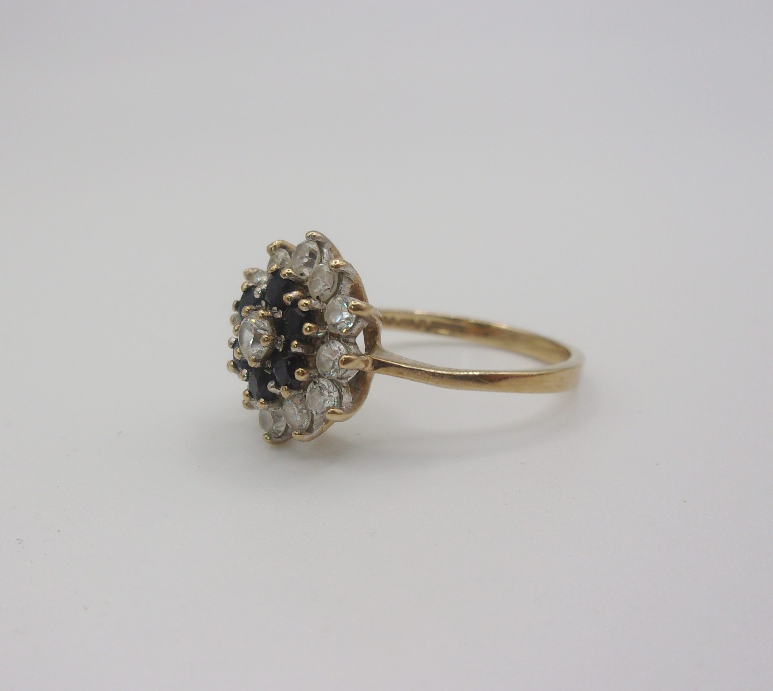 9ct Yellow Gold Sapphire & Cubic Zirconia Flower Head Ring UK Size M+ US 6 ¼ - Image 2