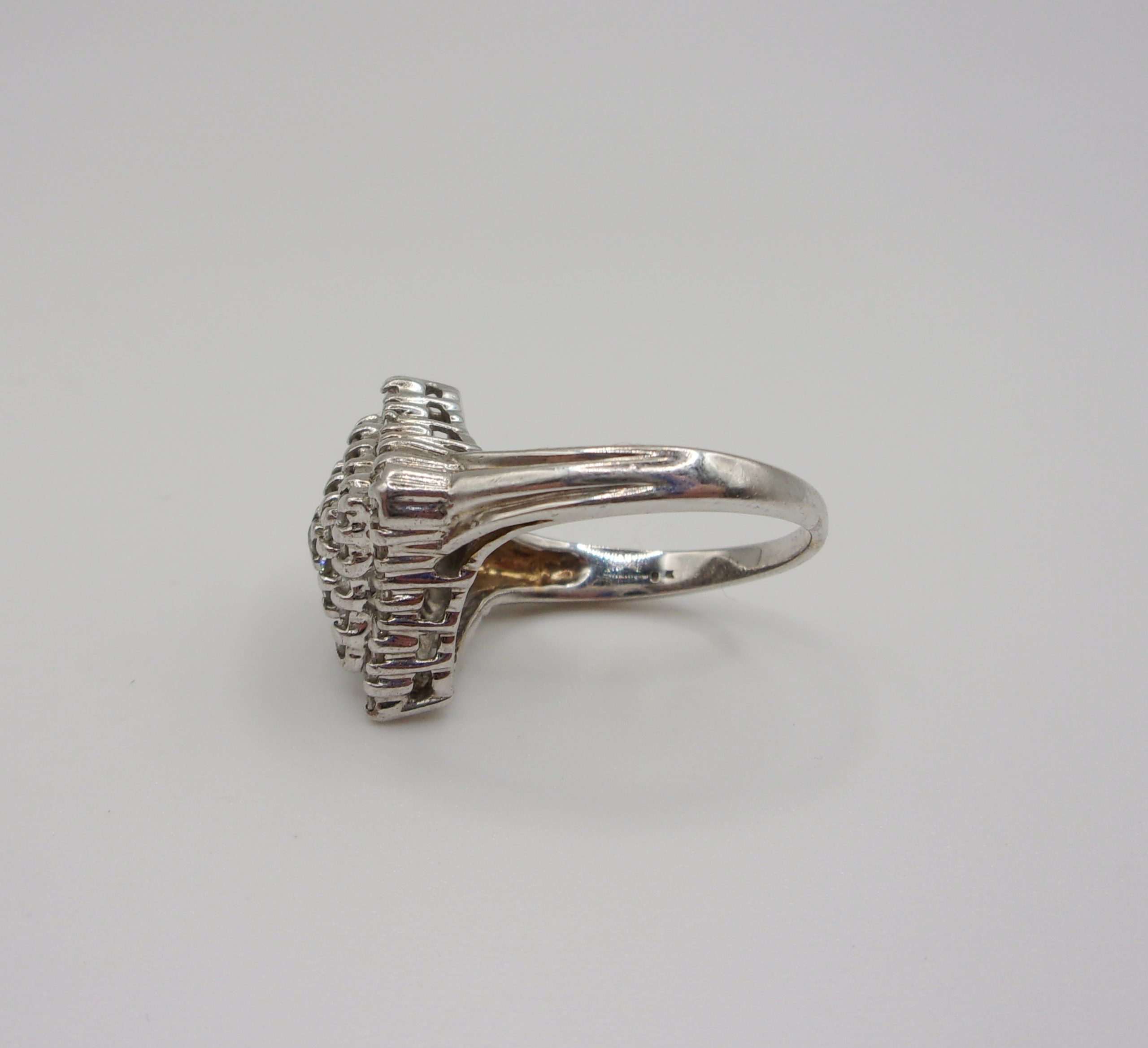 9ct White Gold 1.5 CTW Diamond Cluster Ring UK Size N US 6 ½ - Image 3