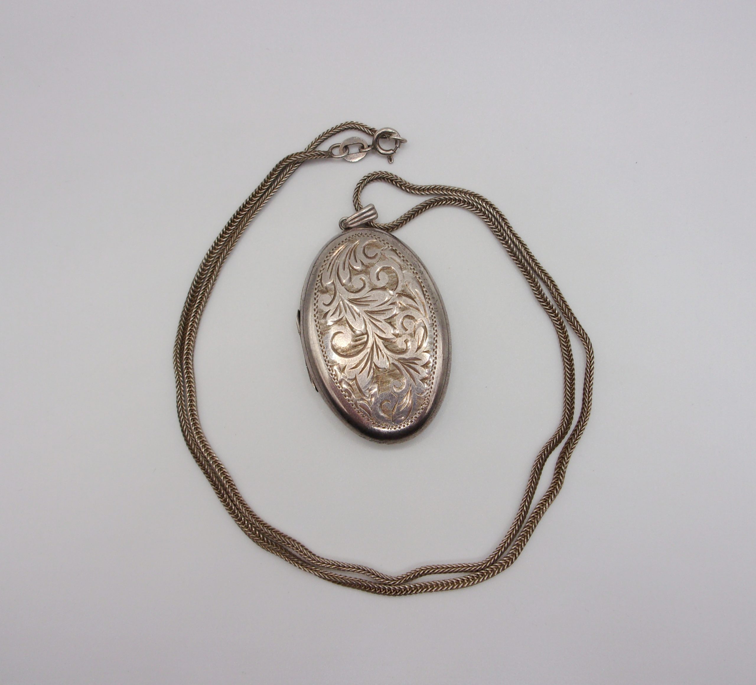 1973 Sterling Silver Locket Pendant Necklace 22 Inches
