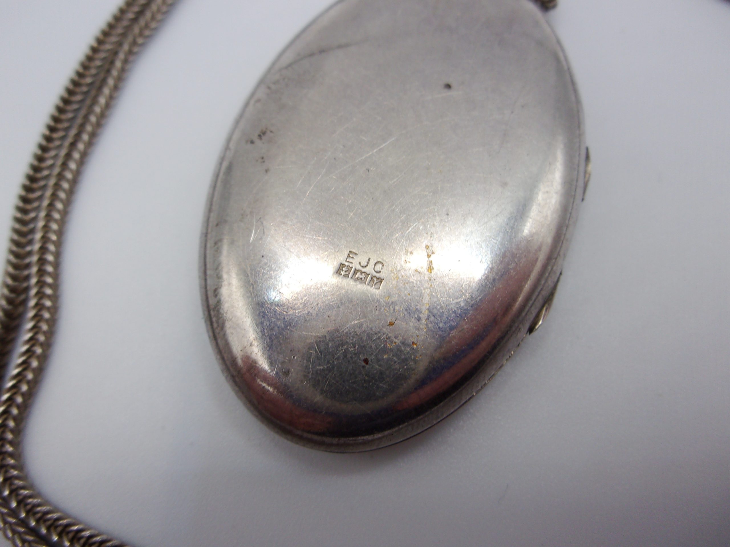 1973 Sterling Silver Locket Pendant Necklace 22 Inches - Image 5