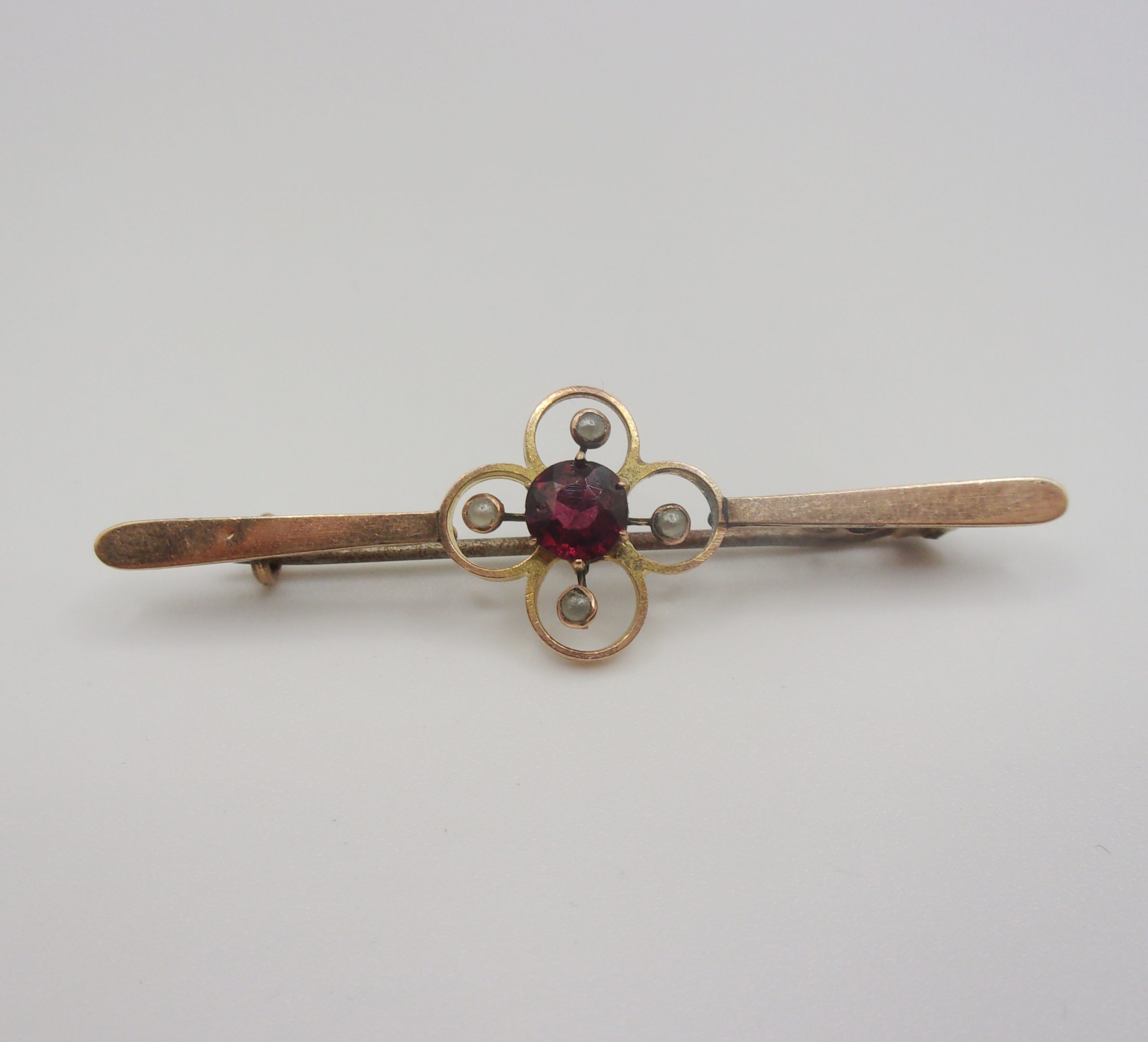 9ct Rose Gold Garnet & Pearl Bar Brooch