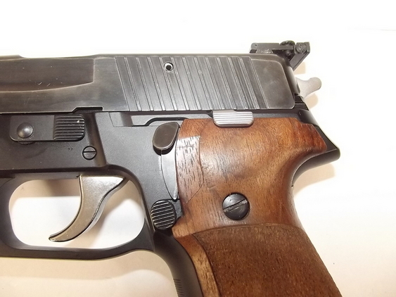 Deactivated P226 Sig Sauer Automatic Pistol - Image 7