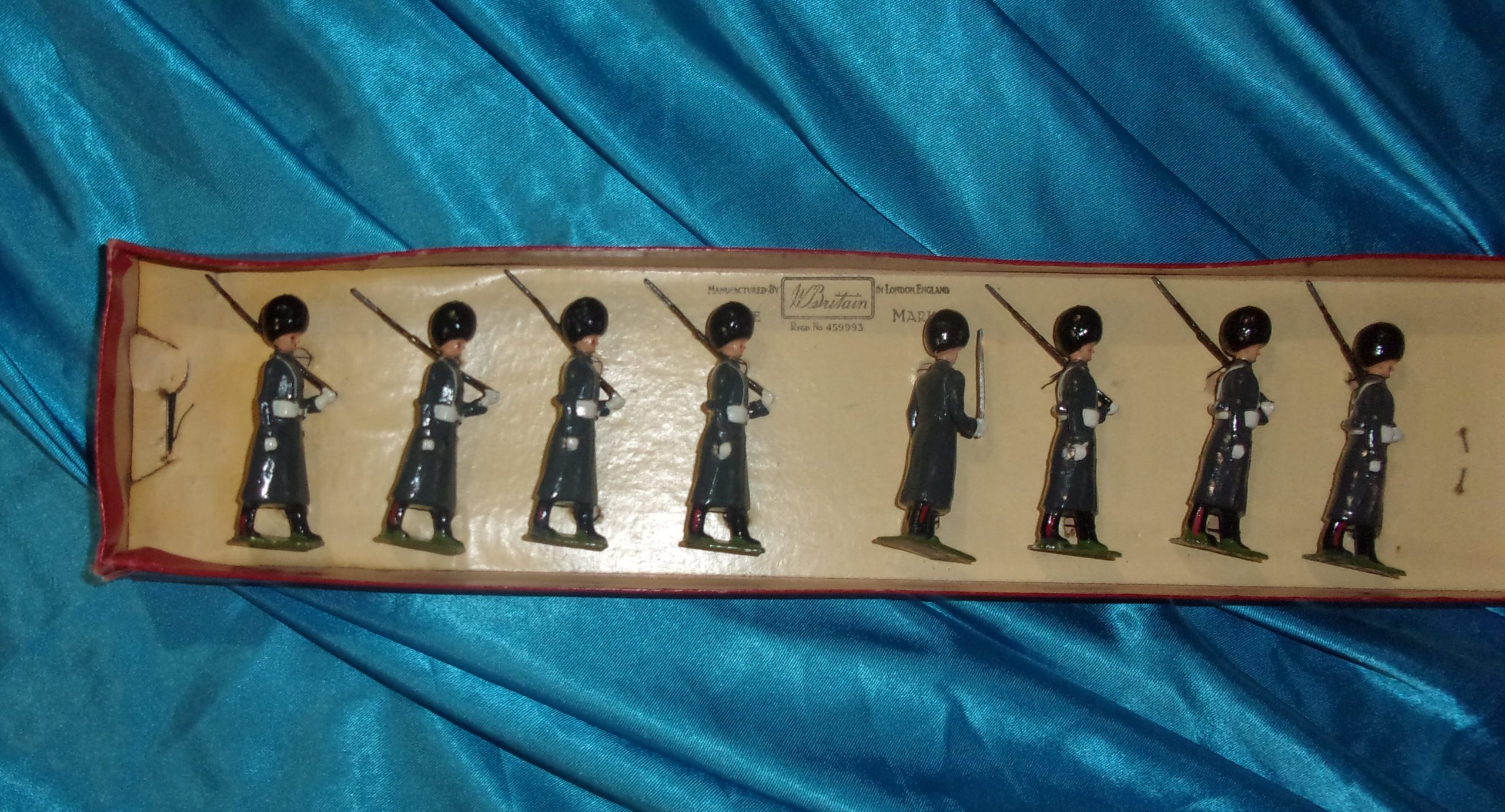 Britains Toy Soldiers Set 312 Grenadier Guards In Winter Overcoats - Image 7