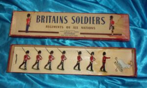 Britains Set 74 Royal Welch Fusiliers With Officer And Mascot In ROAN Box