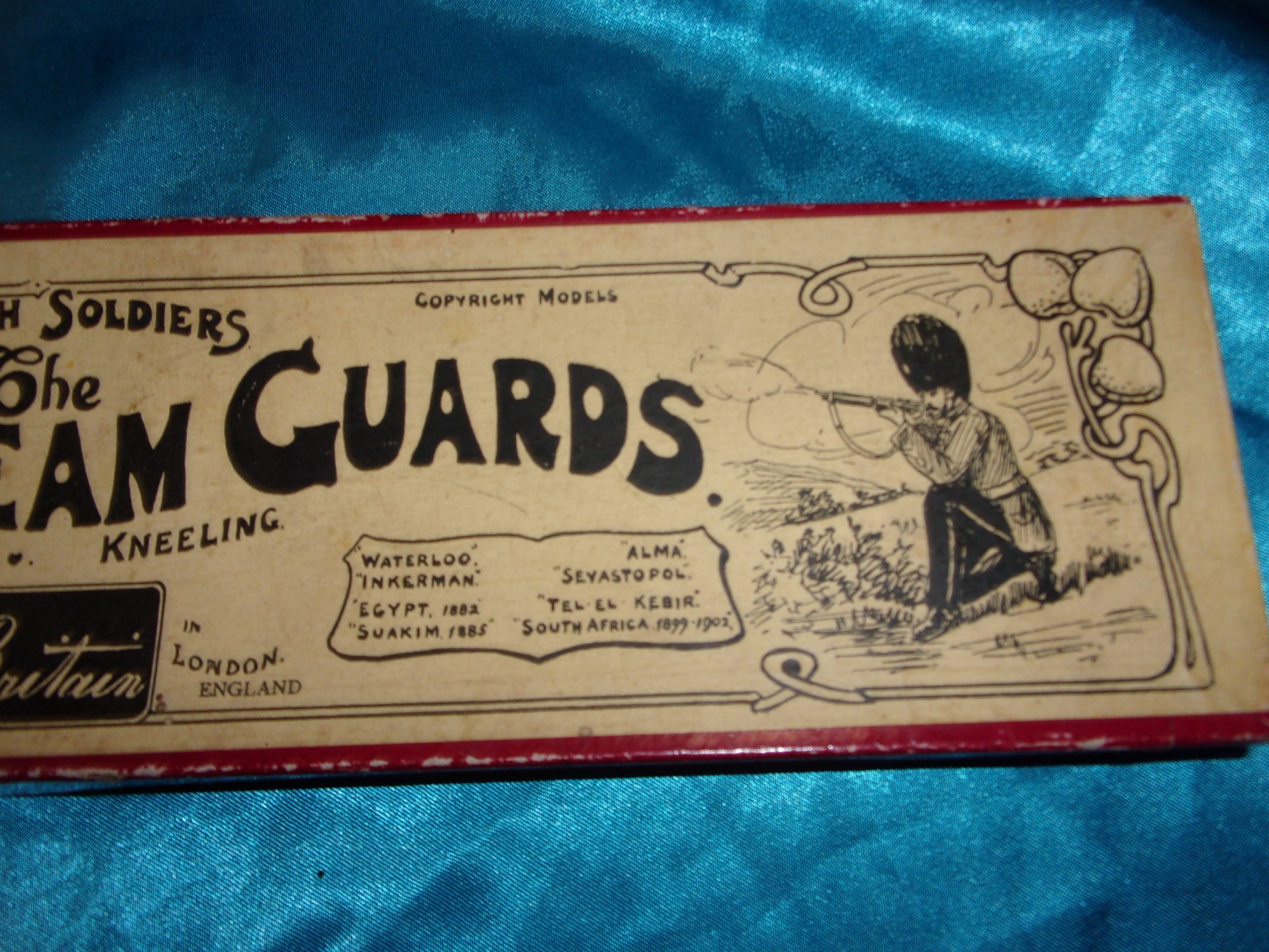 Britains Toy Soldiers Set 120 Coldstream Guards Kneeling Original Whisstock Box - Image 5