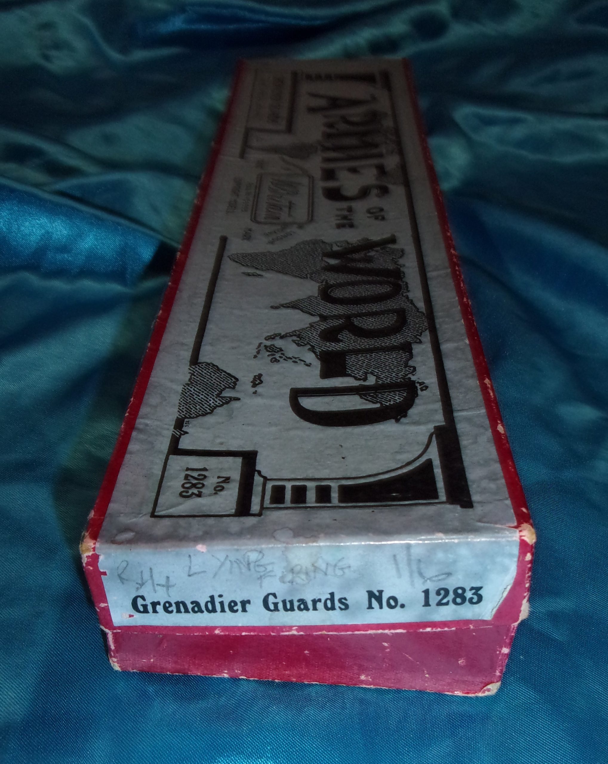 Britains Toy Soldiers Set 1283 Grenadier Guards Firing Armies Of The World Box - Image 2