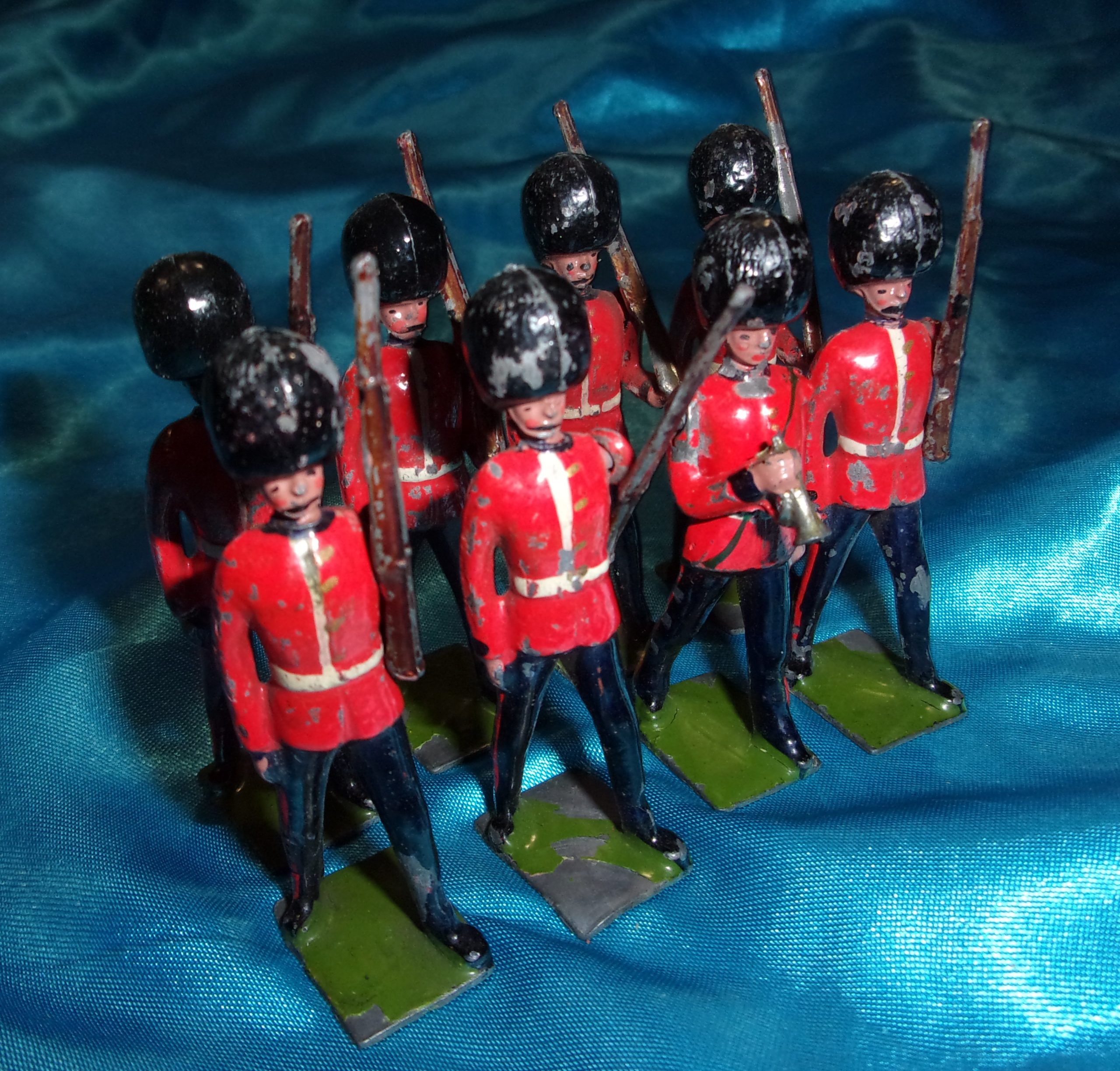 Unboxed Set Of Britains Toy Soldiers Pre-War Grenadier Guards - Image 4