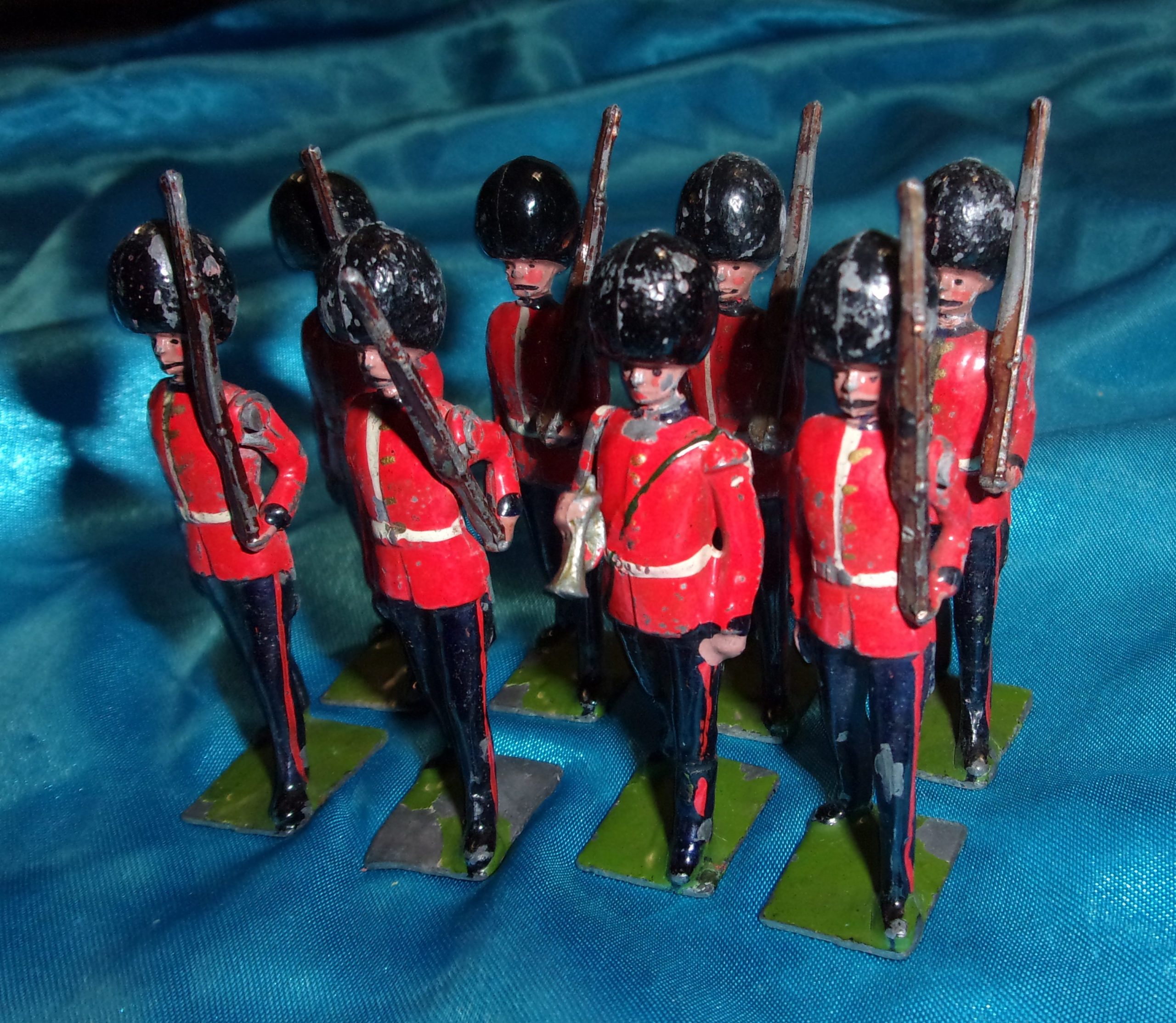 Unboxed Set Of Britains Toy Soldiers Pre-War Grenadier Guards - Image 3