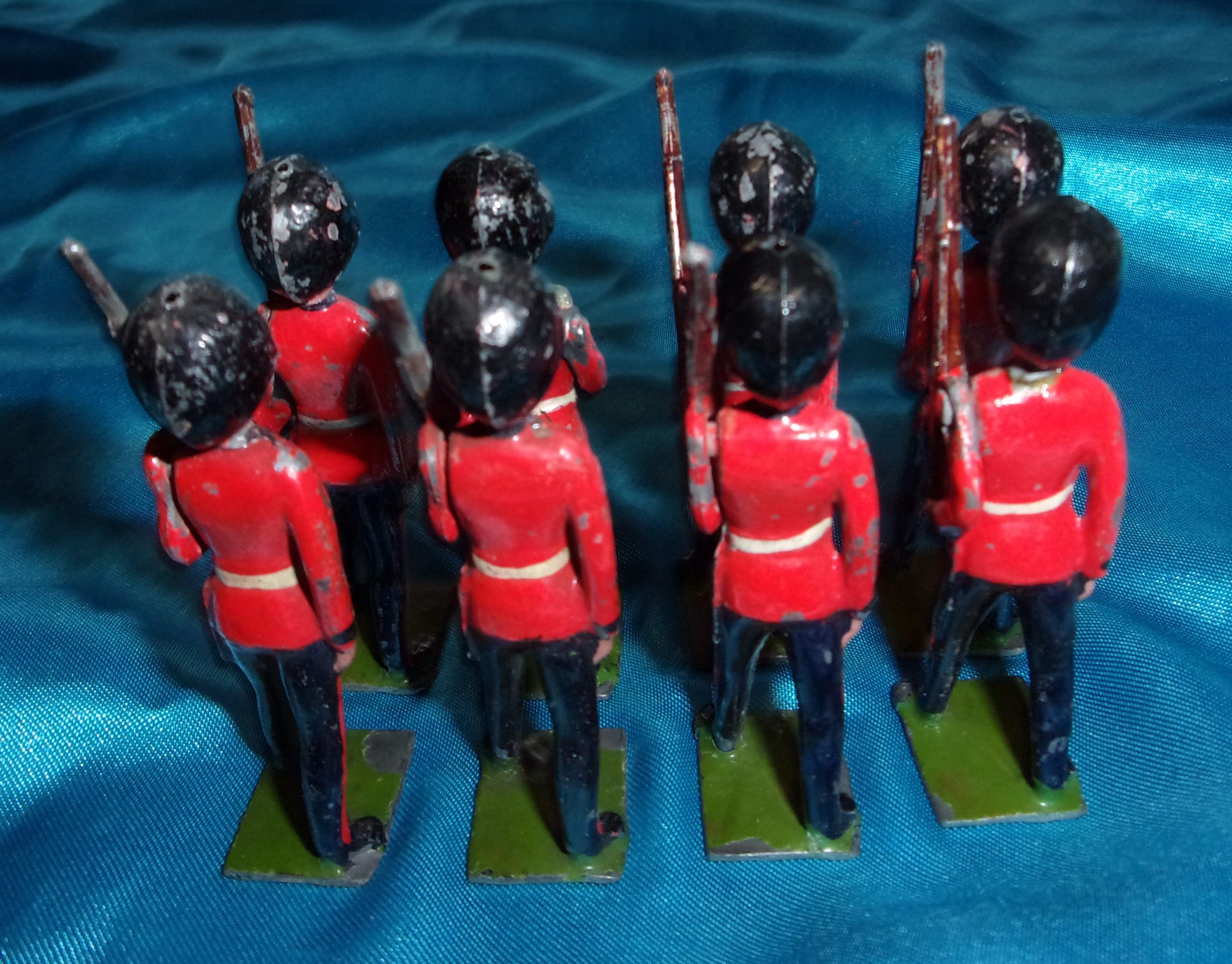 Unboxed Set Of Britains Toy Soldiers Pre-War Grenadier Guards - Image 2