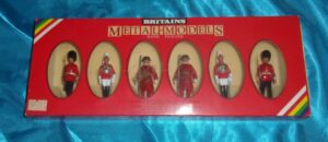 Britains Toy Soldiers 7226 Lifeguards, Yeoman Of The Guard And Scots Guard