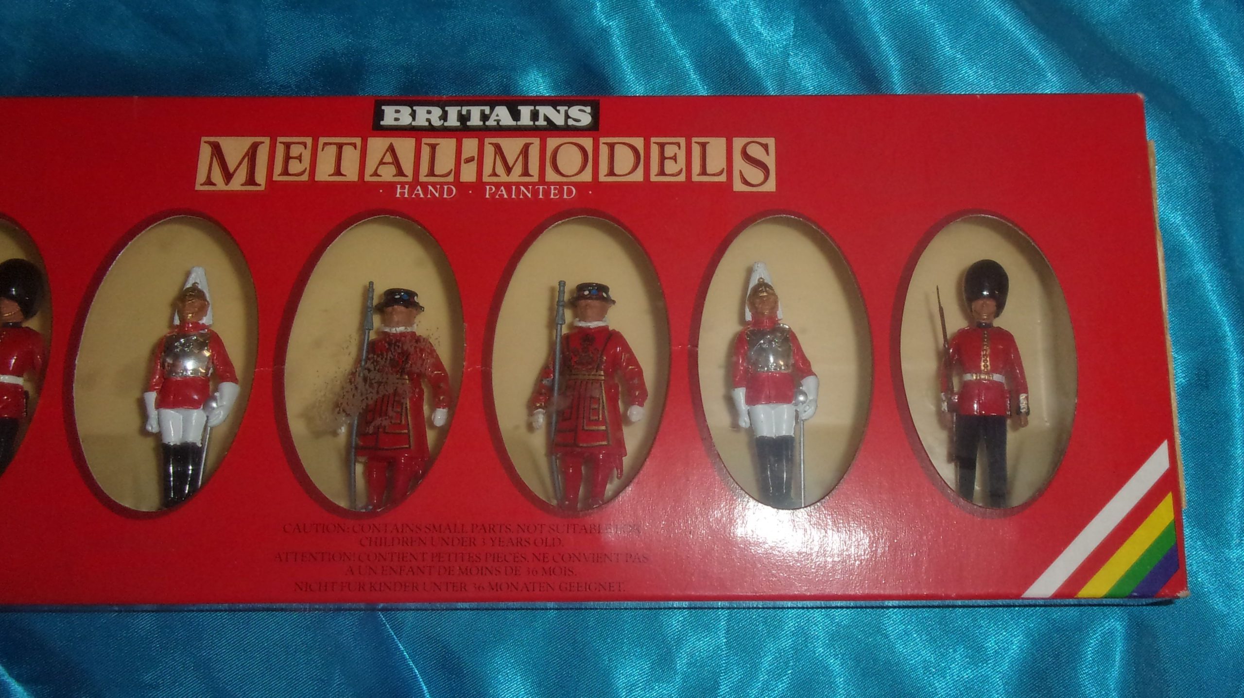 Britains Toy Soldiers 7226 Lifeguards, Yeoman Of The Guard And Scots Guard - Image 3
