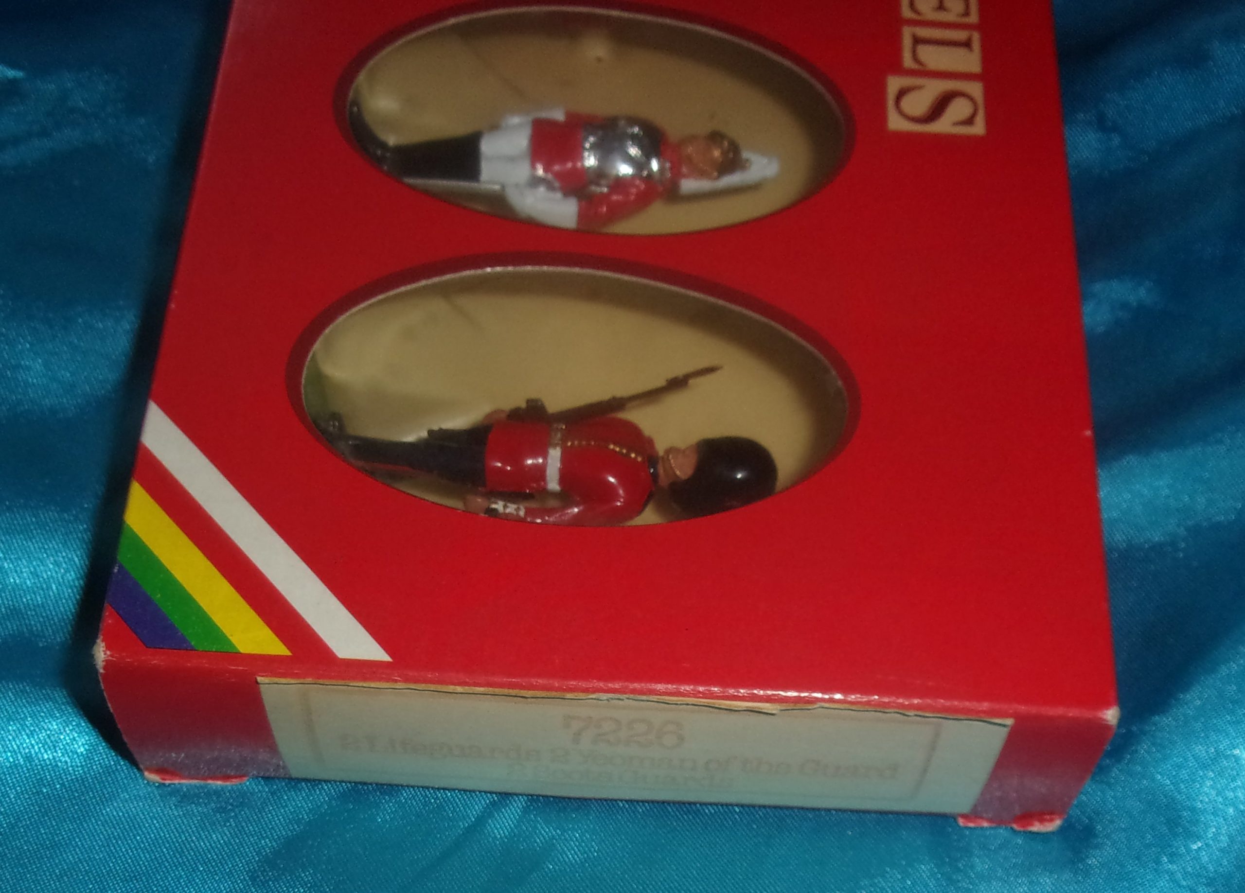 Britains Toy Soldiers 7226 Lifeguards, Yeoman Of The Guard And Scots Guard - Image 4