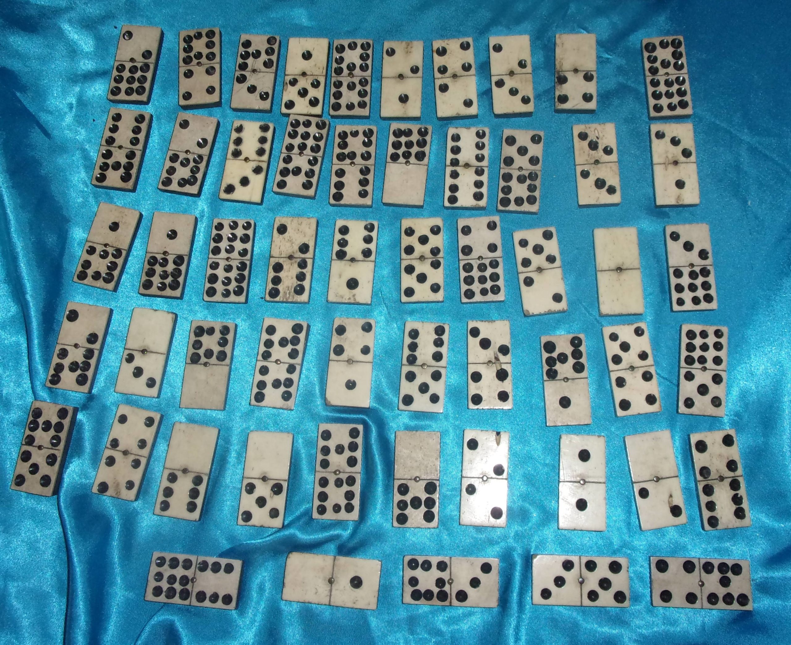 Early 20th Century 55 Piece Double-Nine Dominoes Set - Image 2