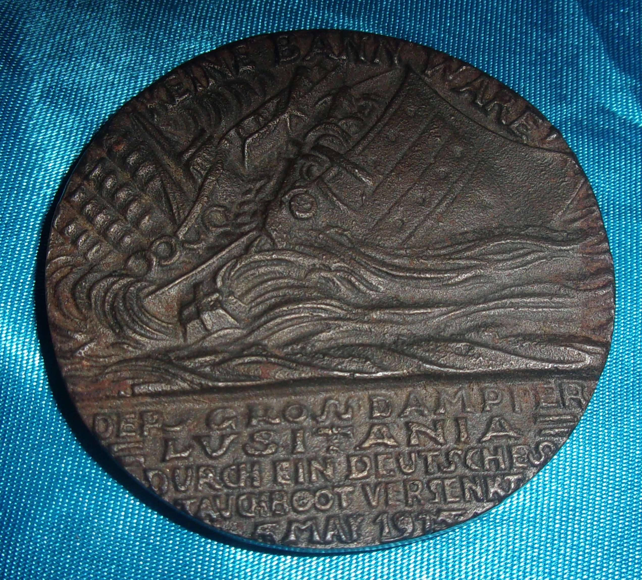 1st German Version Sinking Of The Lusitania Commemorative Cast Alloy Medallion