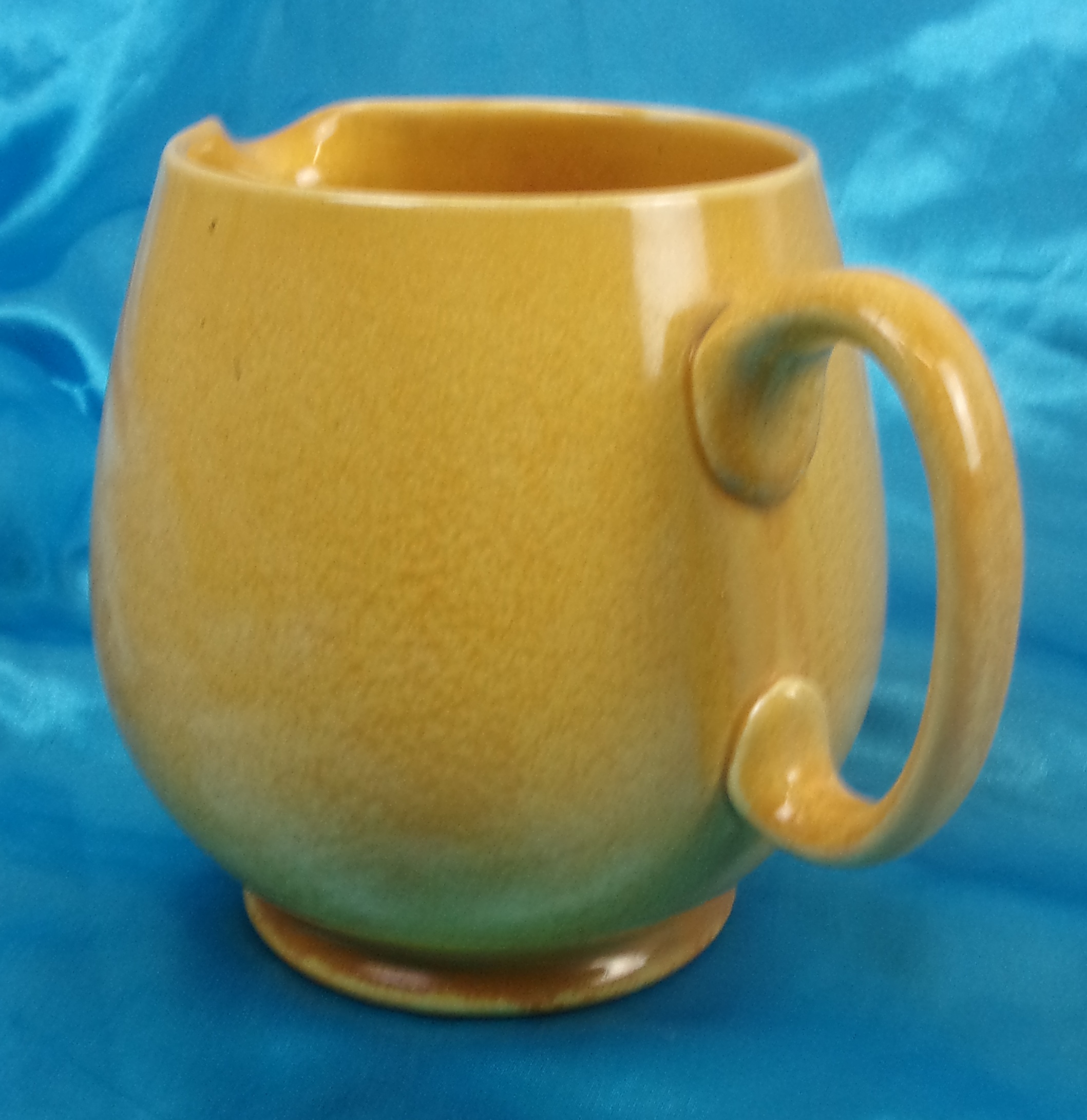 Moorcroft 1930's Sun Ray Yellow Jug - Image 5