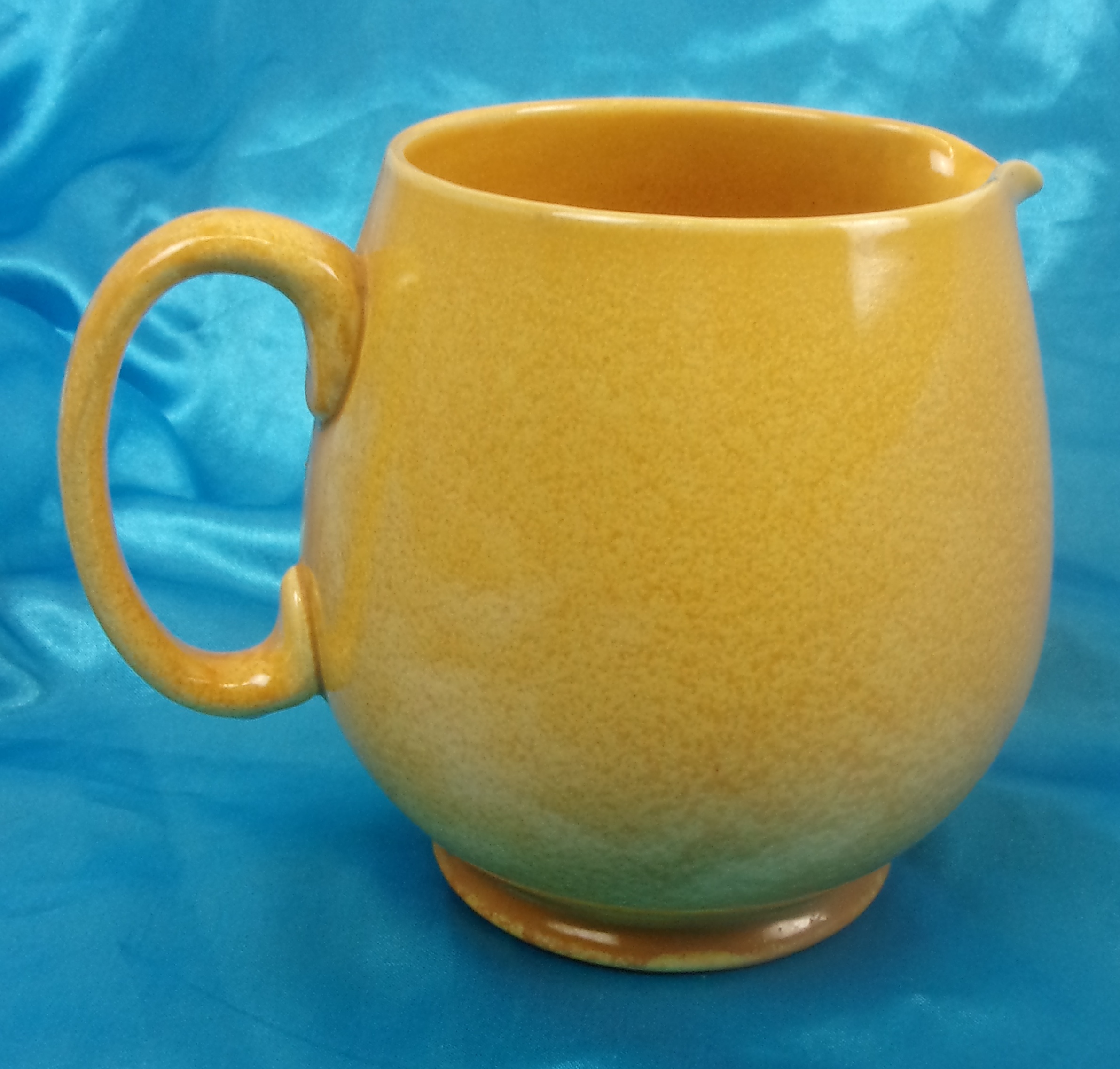 Moorcroft 1930's Sun Ray Yellow Jug - Image 4
