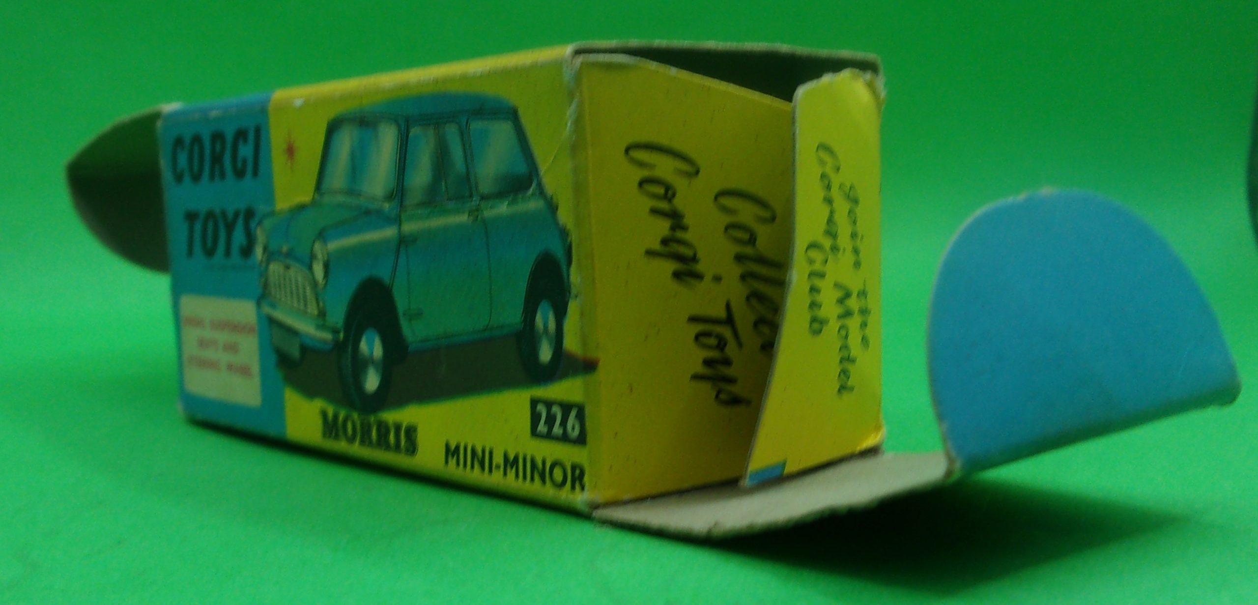Corgi Toys 226 Morris Mini-Minor - Image 8