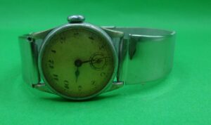 Swiss Made Circa 1910/20 Manual Wind Silver Trench Gents Watch On A Modern Bracelet