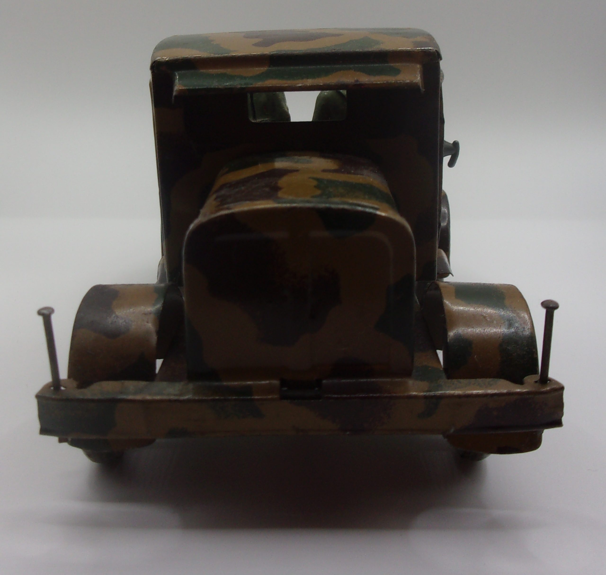 Pre-War Tippco German Tinplate Clockwork Artillery Towing Truck And Field Cannon With Two Crew - Image 7