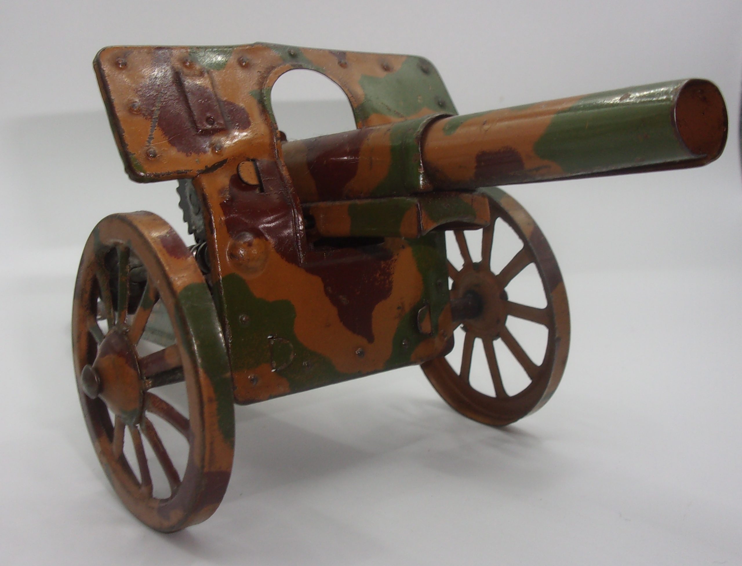 Pre-War Tippco German Tinplate Clockwork Artillery Towing Truck And Field Cannon With Two Crew - Image 17