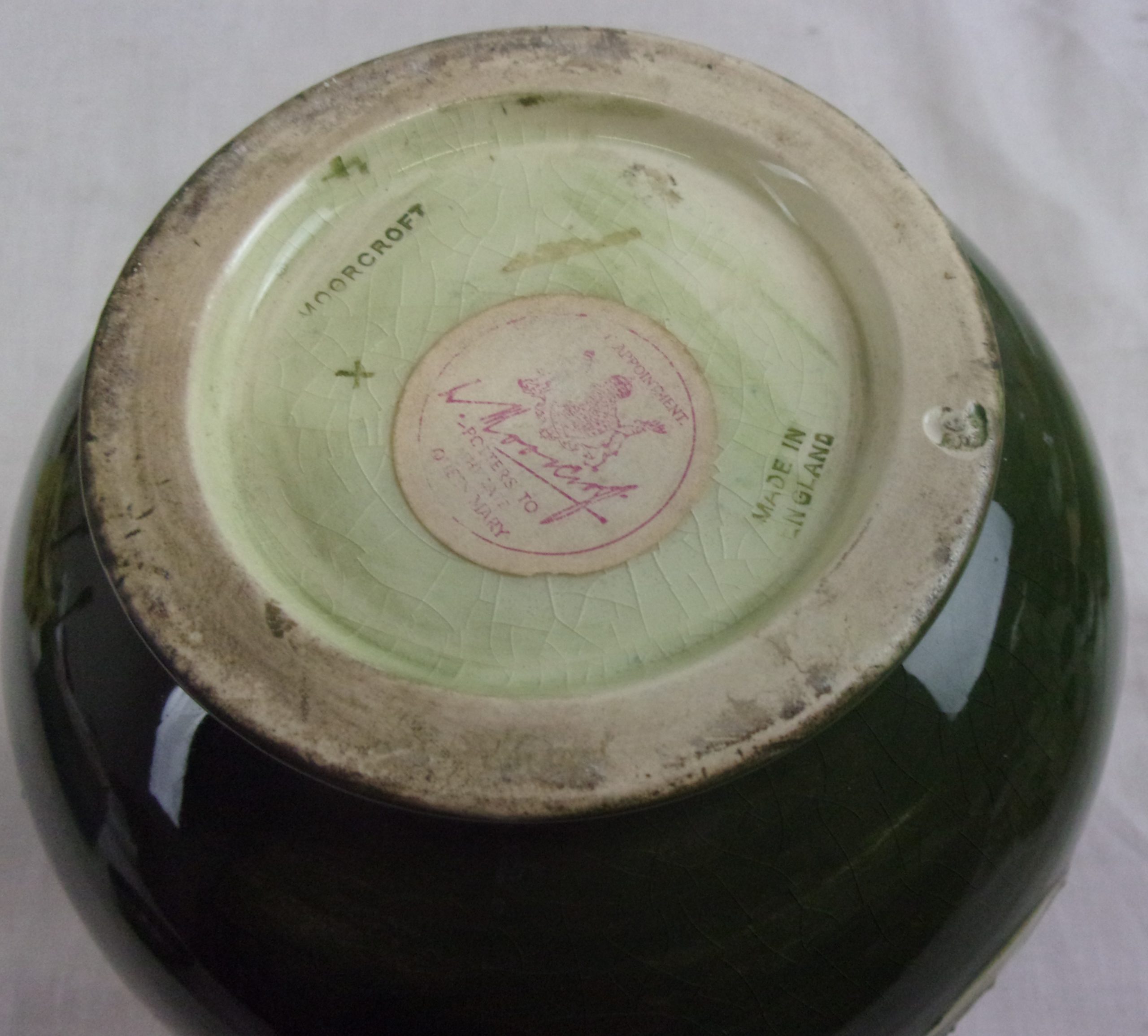 Moorcroft Magnolia Vase With The Queen Mary Label - Image 2
