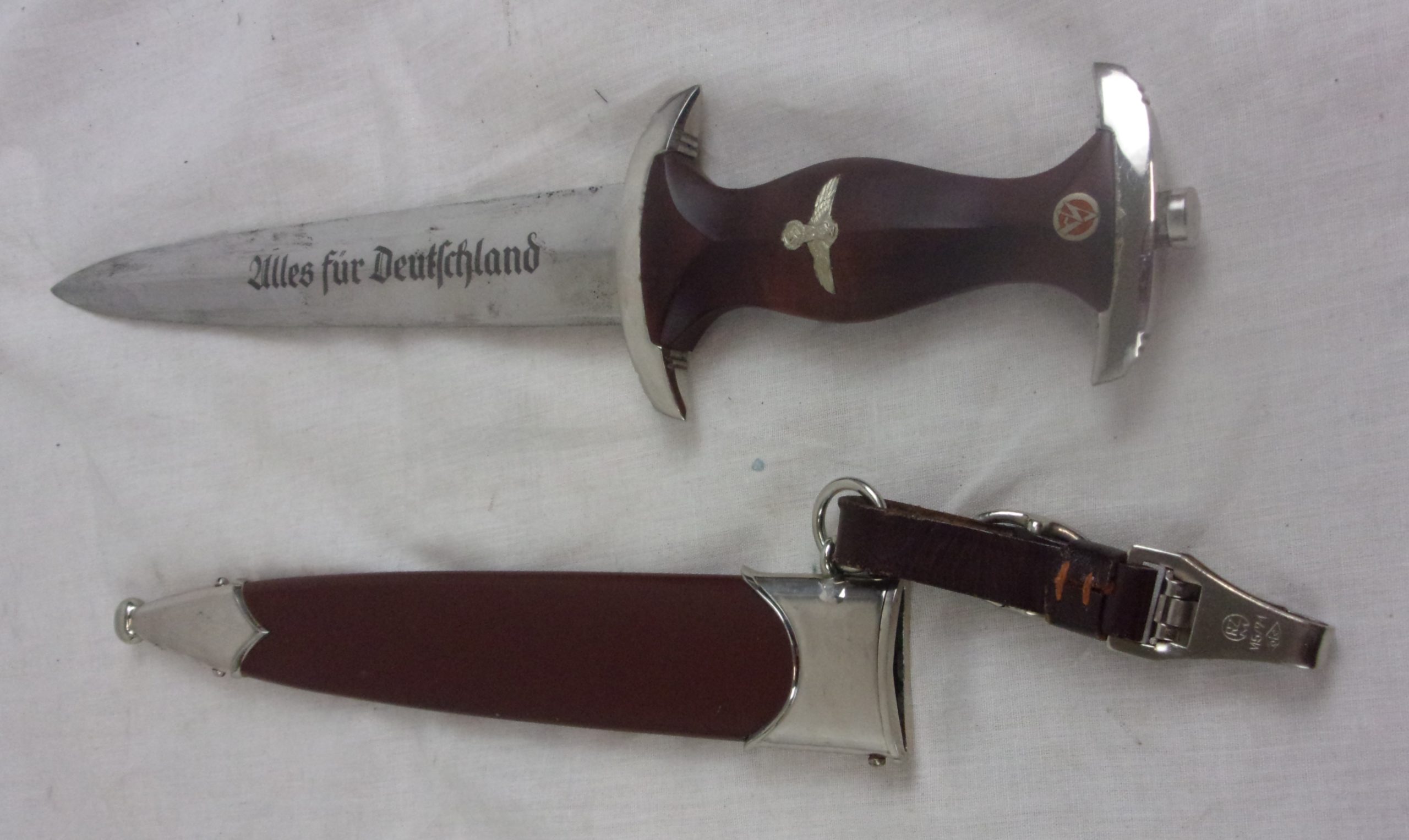 SA Dagger And Scabbard RZM M7/25 With Hanger And Clasp - Image 3
