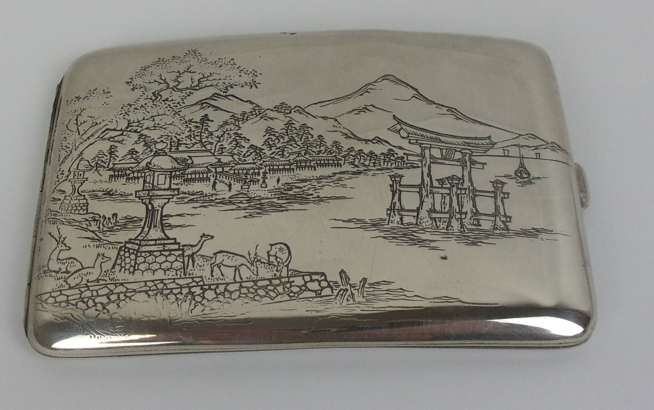 Sterling Silver Cigarette Case With An Etched Japanese Mountain Scene And Gold Inlay To The Interior - Image 2