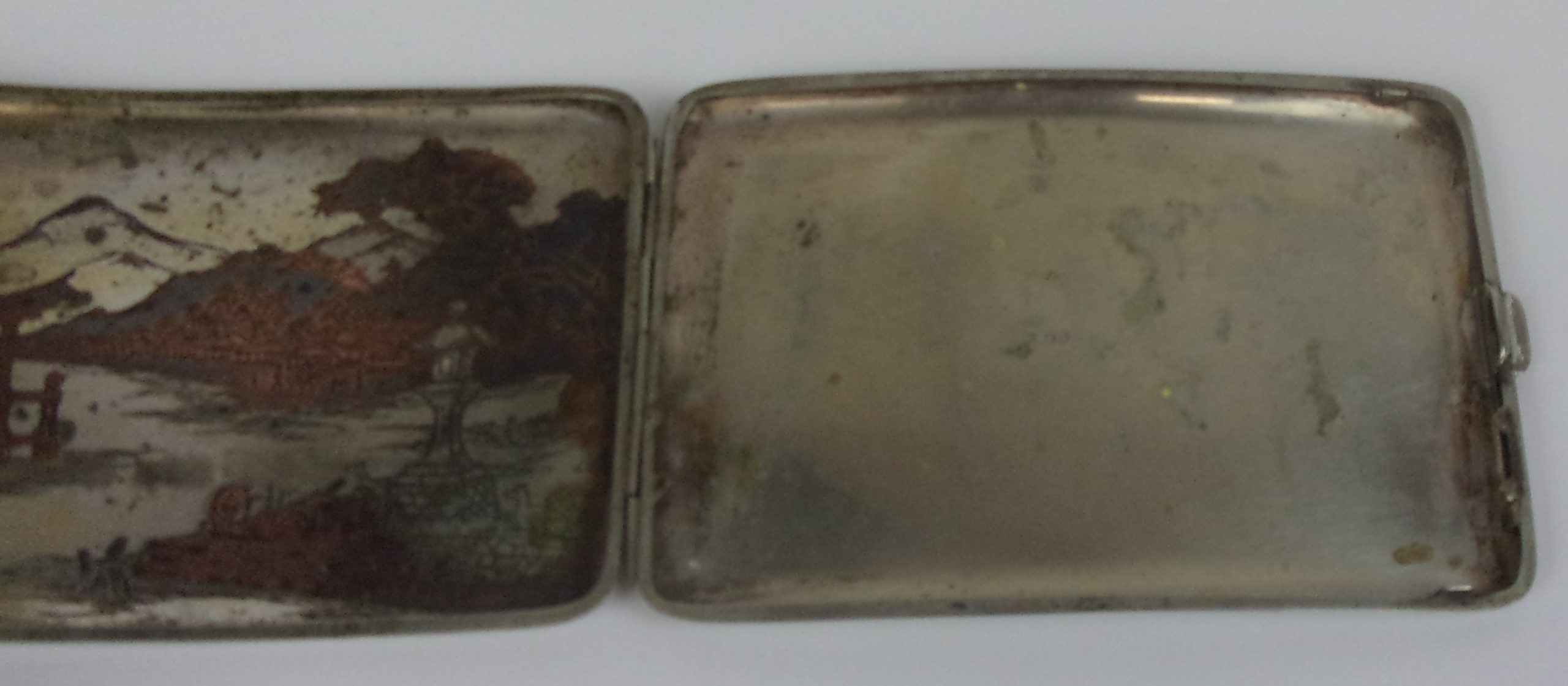 Sterling Silver Cigarette Case With An Etched Japanese Mountain Scene And Gold Inlay To The Interior - Image 6