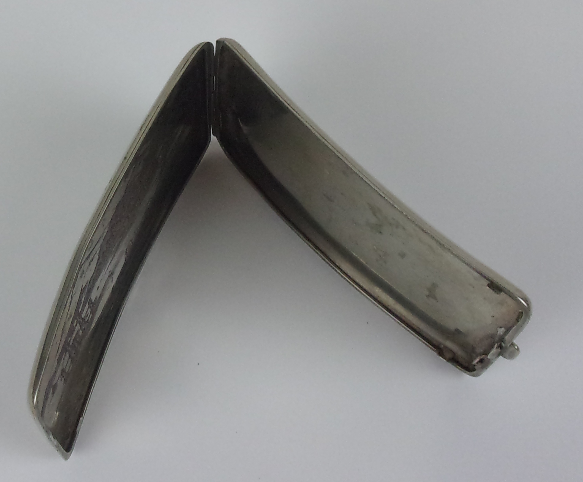 Sterling Silver Cigarette Case With An Etched Japanese Mountain Scene And Gold Inlay To The Interior - Image 4
