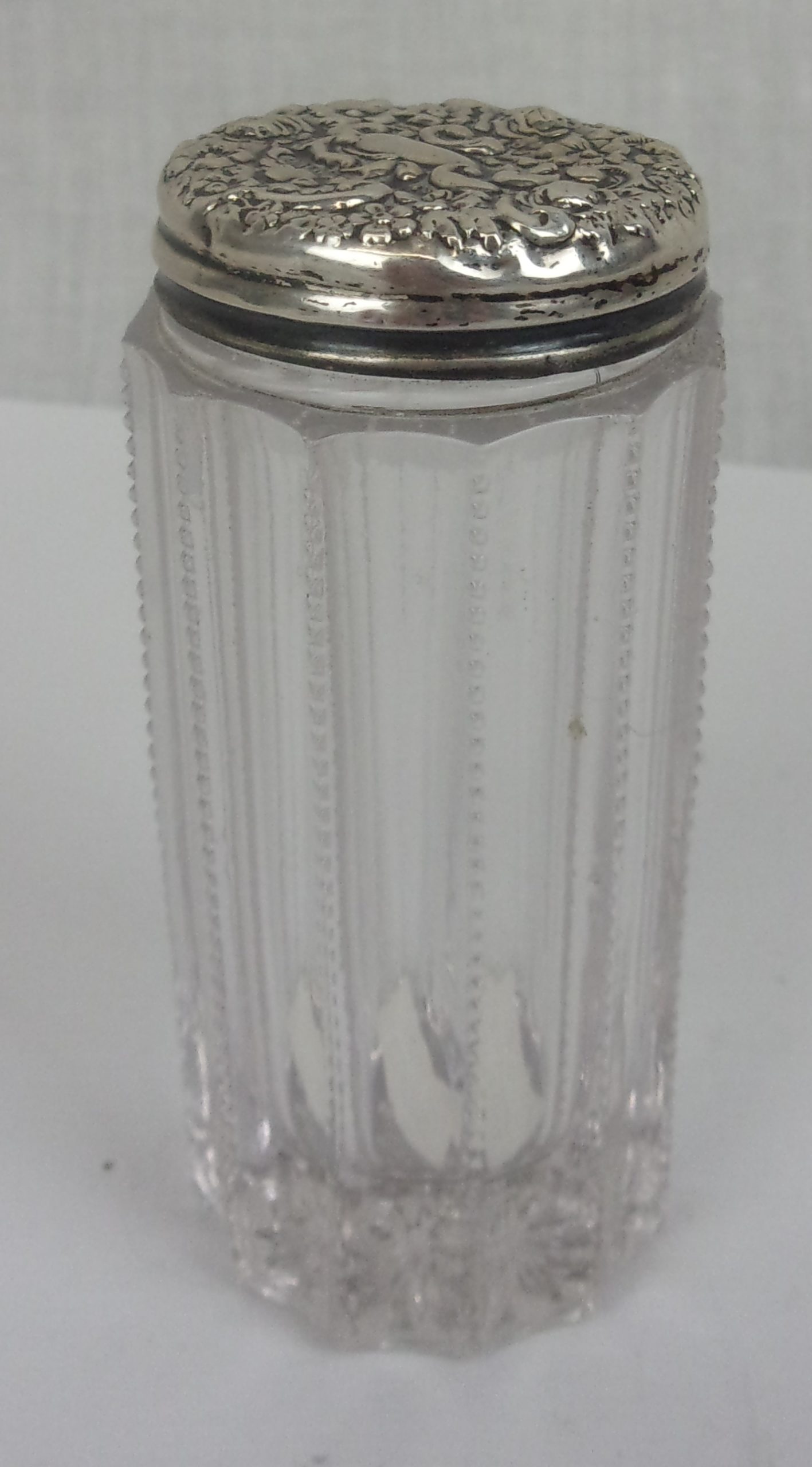 Chester 1902 Silver Topped Cut Glass Scent Bottle - Image 3