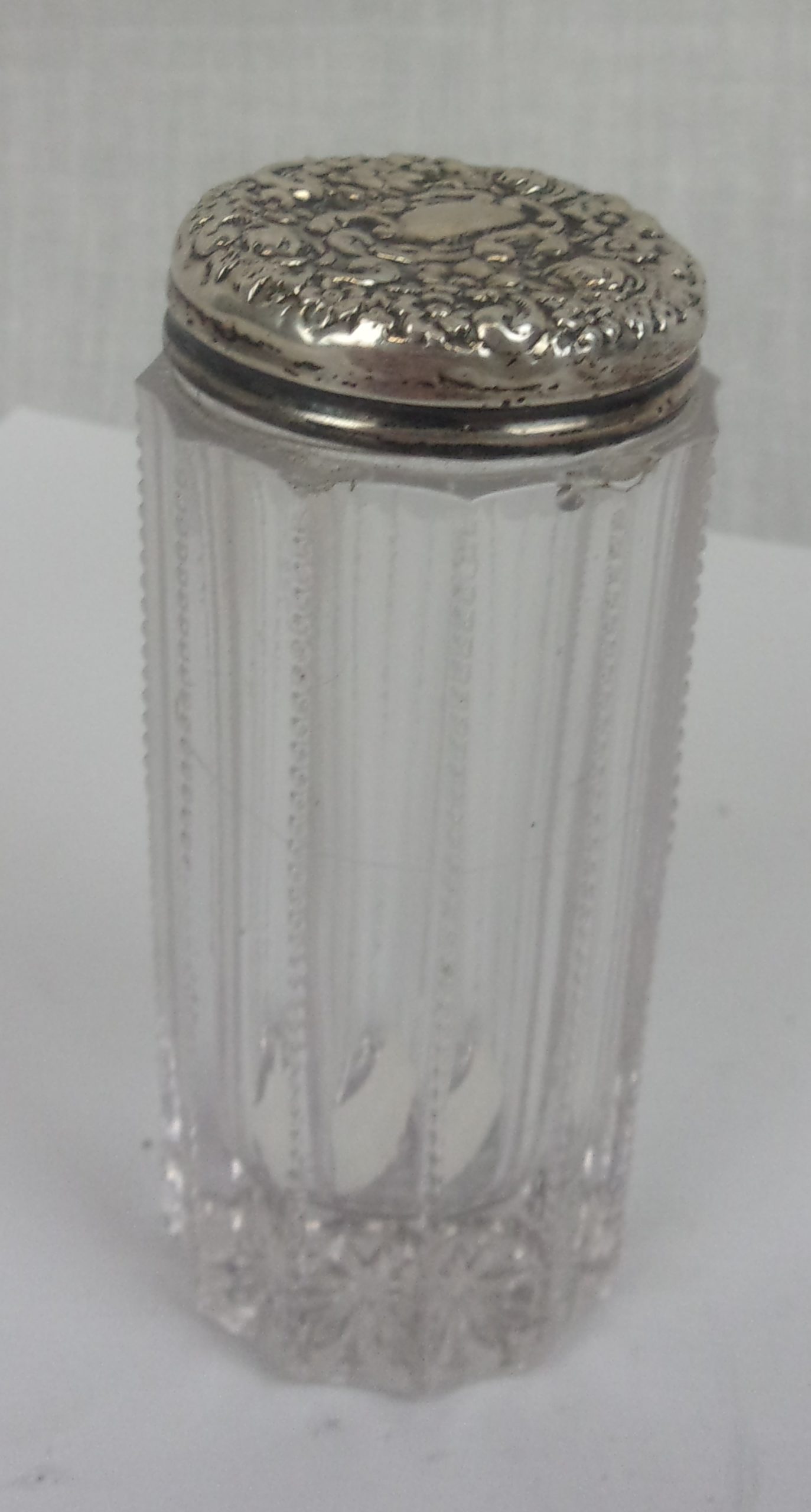 Chester 1902 Silver Topped Cut Glass Scent Bottle - Image 2