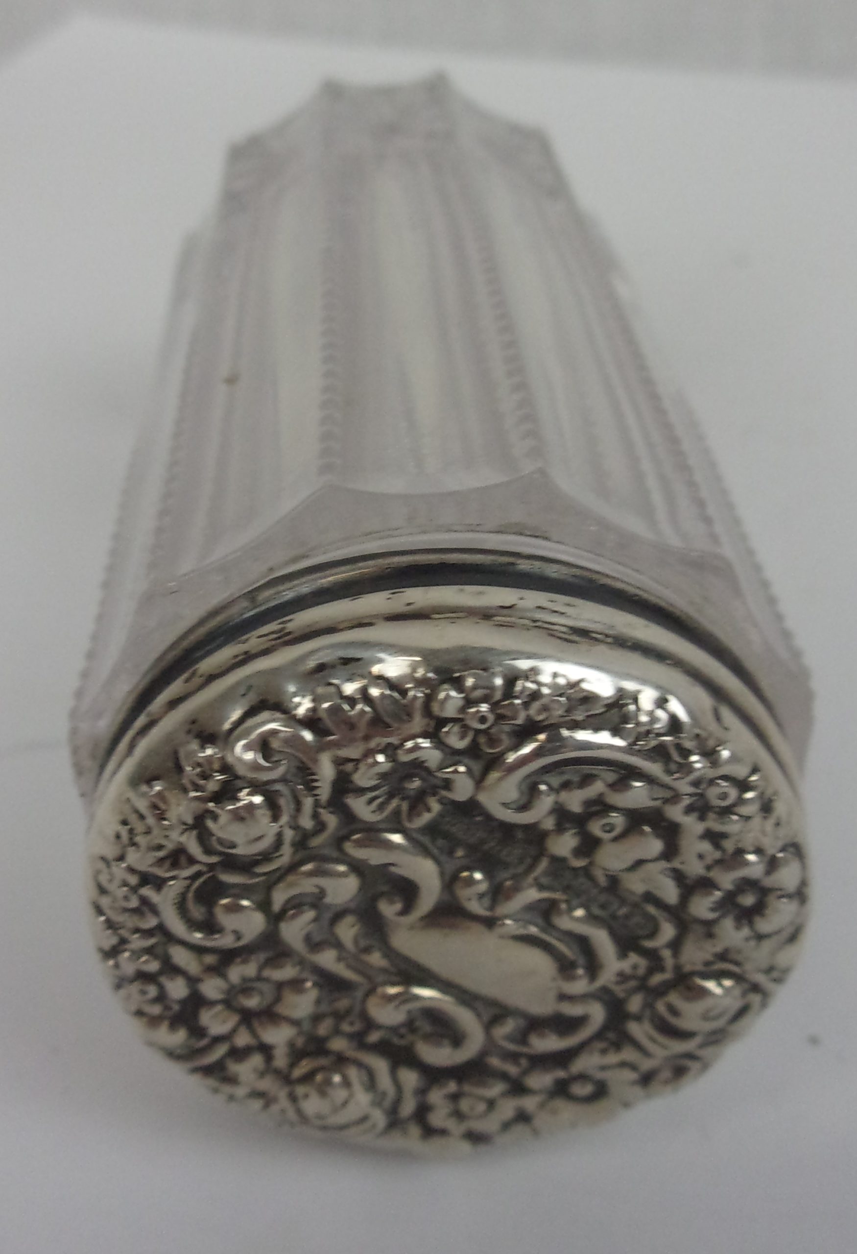 Chester 1902 Silver Topped Cut Glass Scent Bottle - Image 4