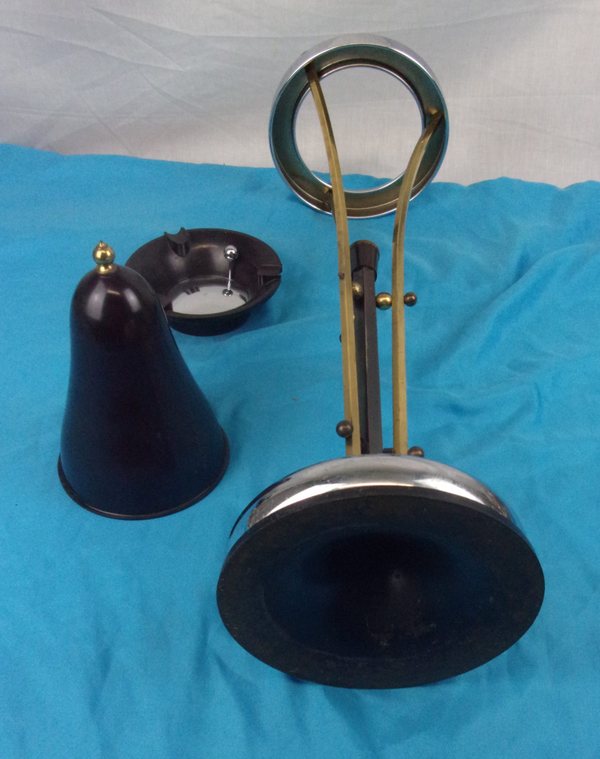 Art Deco Floor Standing Chrome And Bakelite Ash Tray - Image 8