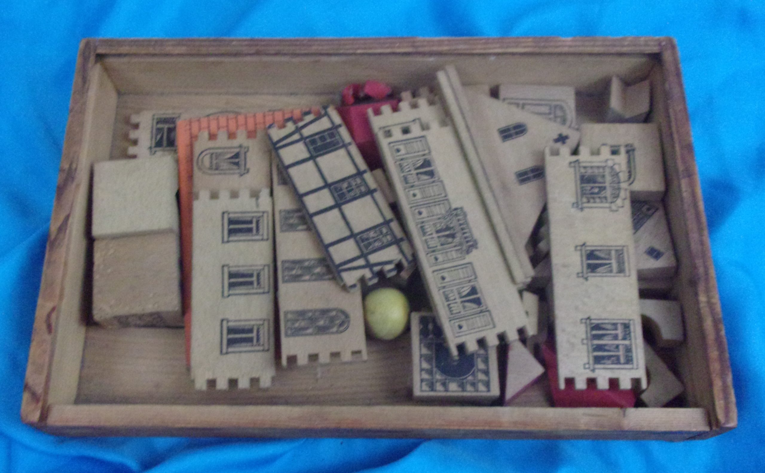 Early 20th Century French SFF Boxed Set Of Building Blocks - Image 5