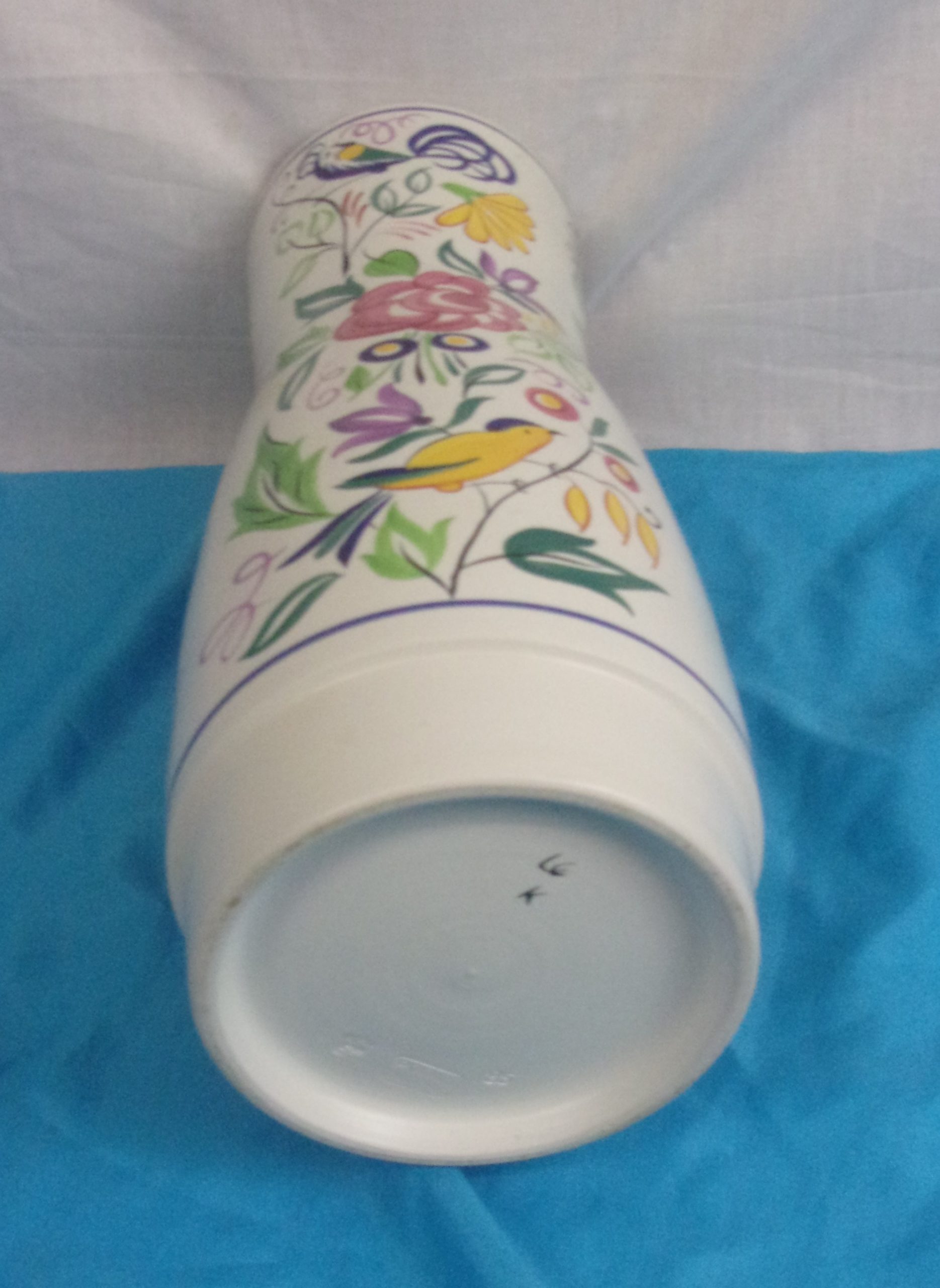 1930's Poole Pottery Art Deco Bird Vase - Image 2