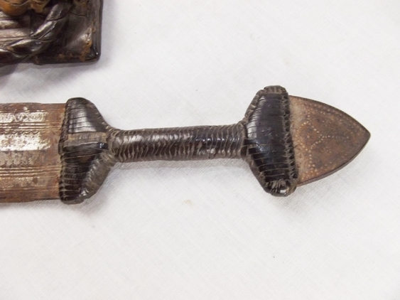 A 19th Century African Dagger - Image 9