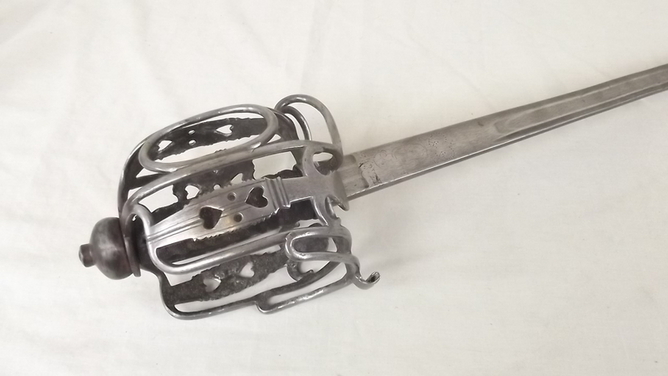 Circa 1750 Napoleonic British Dragoons sword by Harvey - Image 5