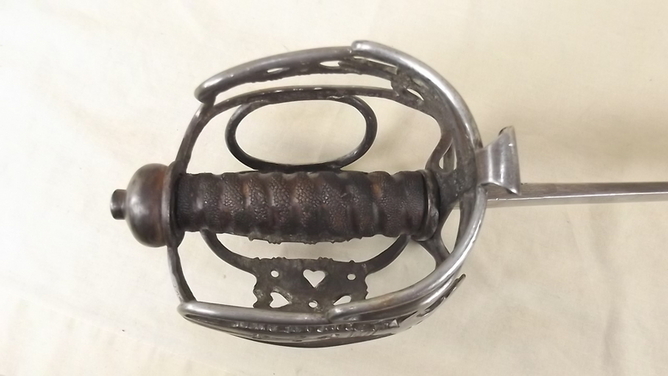 Circa 1750 Napoleonic British Dragoons sword by Harvey - Image 9