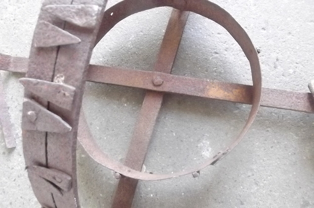 Circa 1790 Man Trap - Image 4