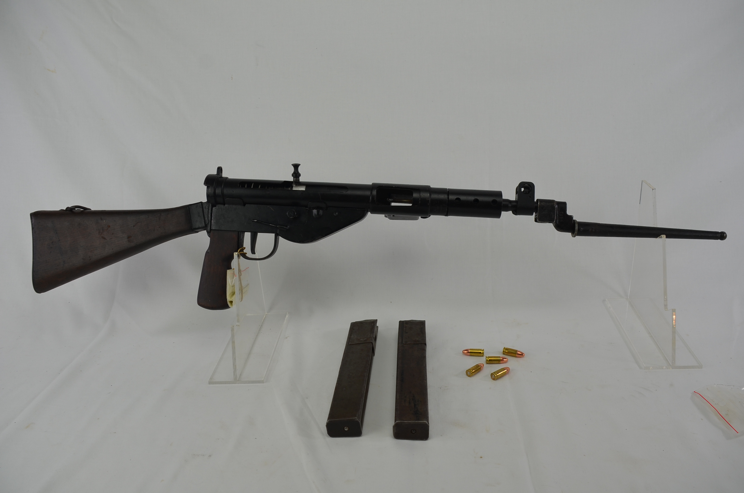 WW2 Mk5 Sten Gun With Inert Rounds, Spare Magazine and Bayonet (Deactivated)